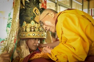 HHDL with the Nechung Oracle
