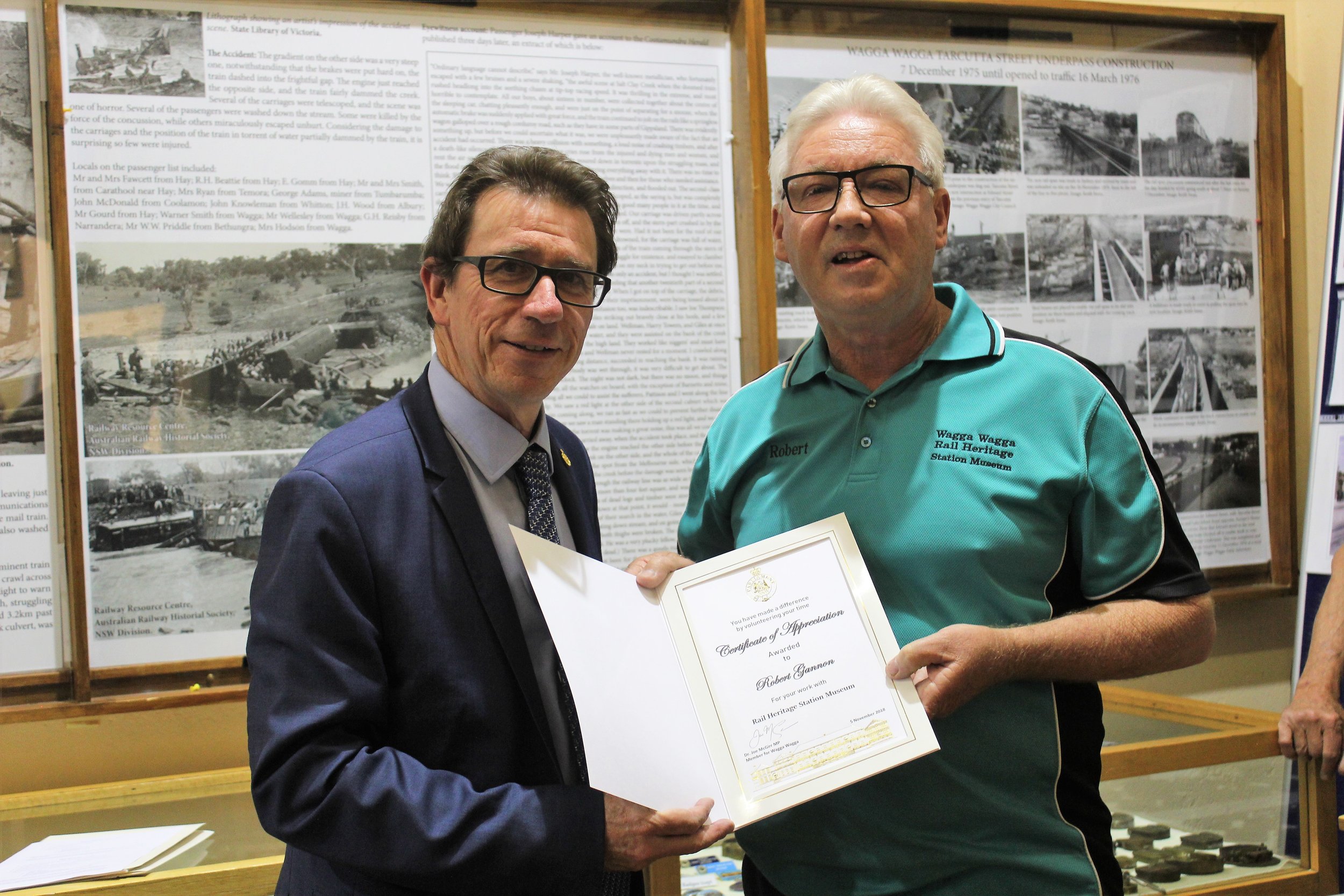 Wagga MP presents certificate of appreciation to Robert Gannon.jpg