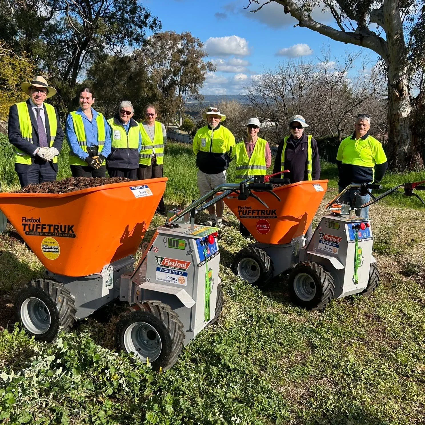 SOUTH WAGGA ROTARY'S ROCKY HILL REGENERATION VOLUNTEERS
