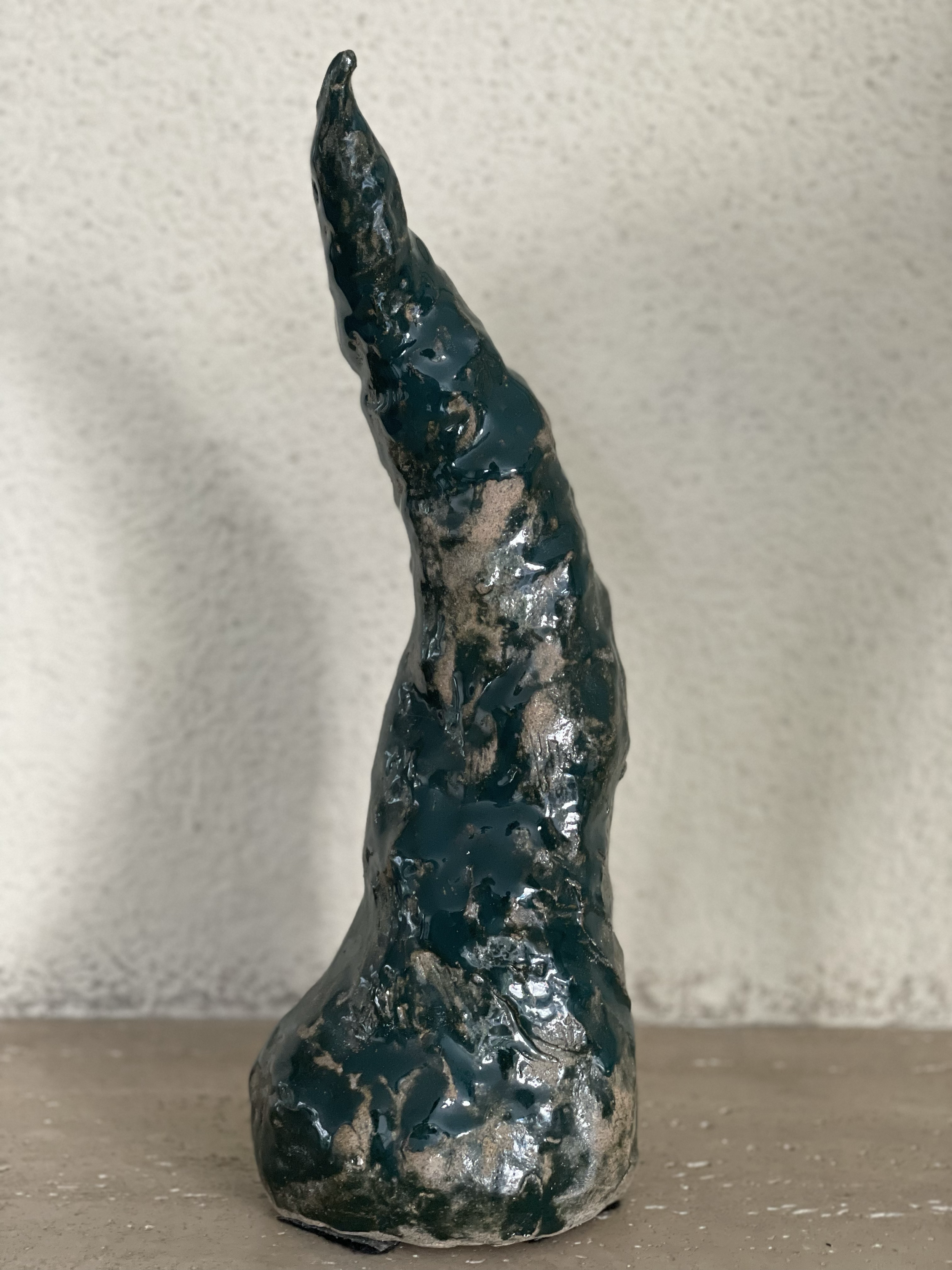 Proto espinho, 2016, cerâmica esmaltada queimada em alta temperatura