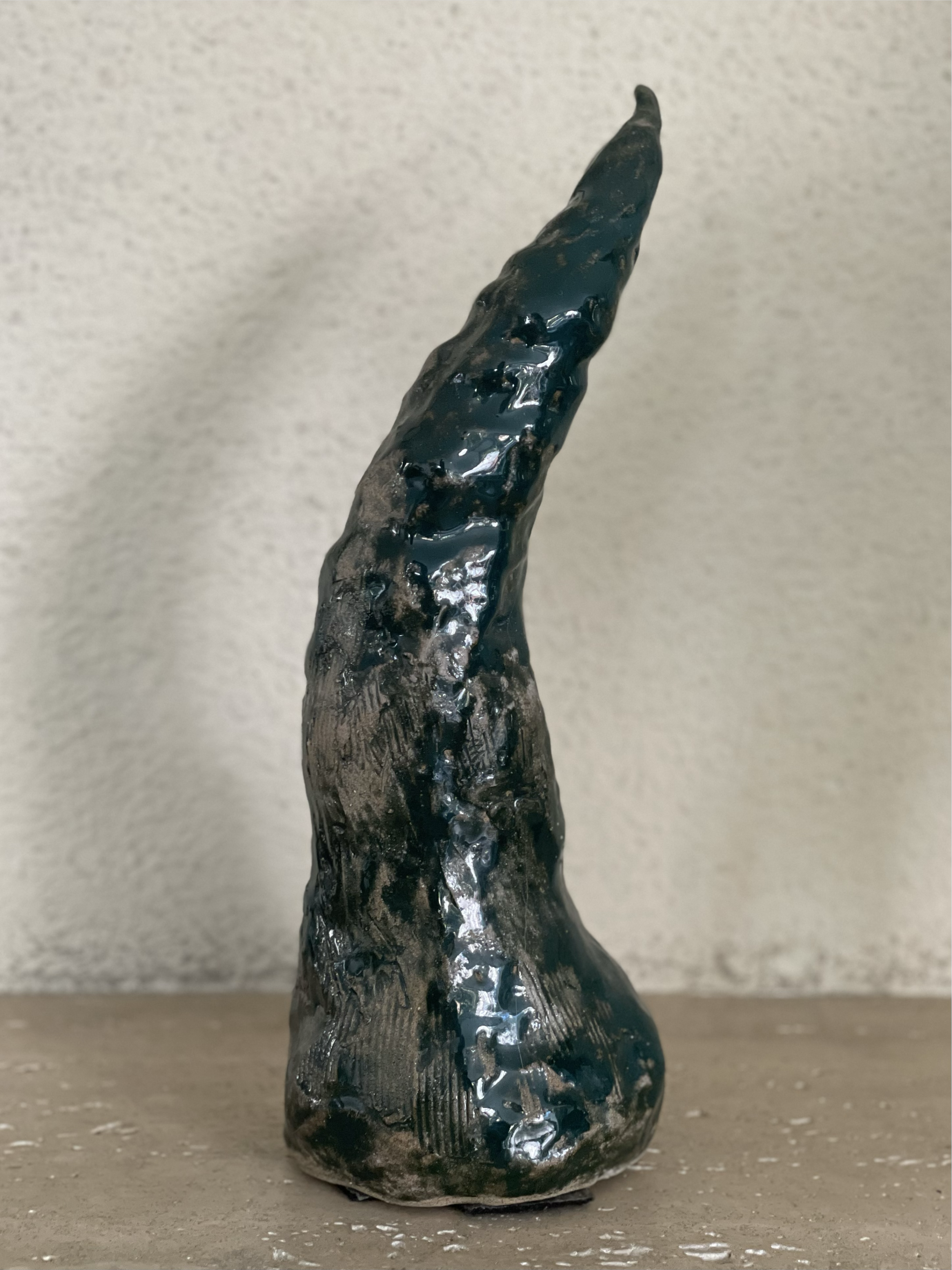 Proto espinho, 2016, cerâmica esmaltada queimada em alta temperatura