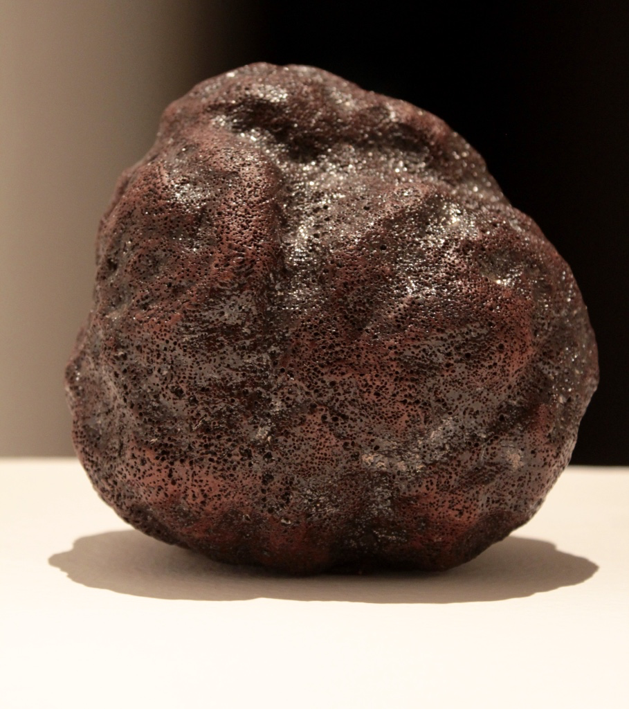 Trýpa, 2016, cerâmica esmaltada queimada em alta temperatura