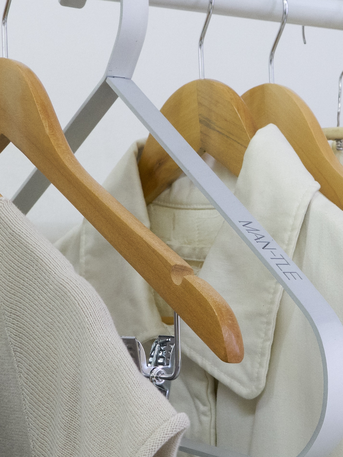 20190408_A flat shop [hangers exhibition install]_DSC09671.jpg