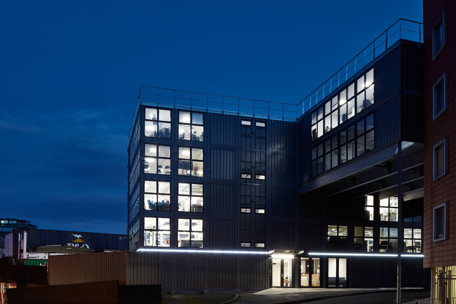 06 - Roundhouse - Urban Space Management - Photo Tom Carter.jpg