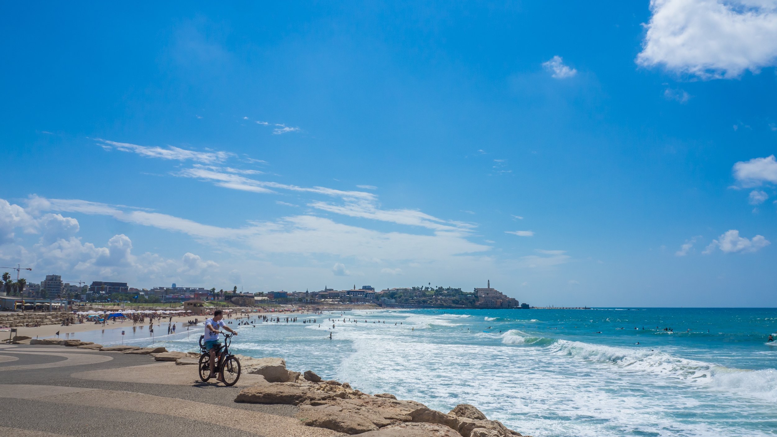 A gorgeous coastline with 13 beaches, 50 shades of blue and open views