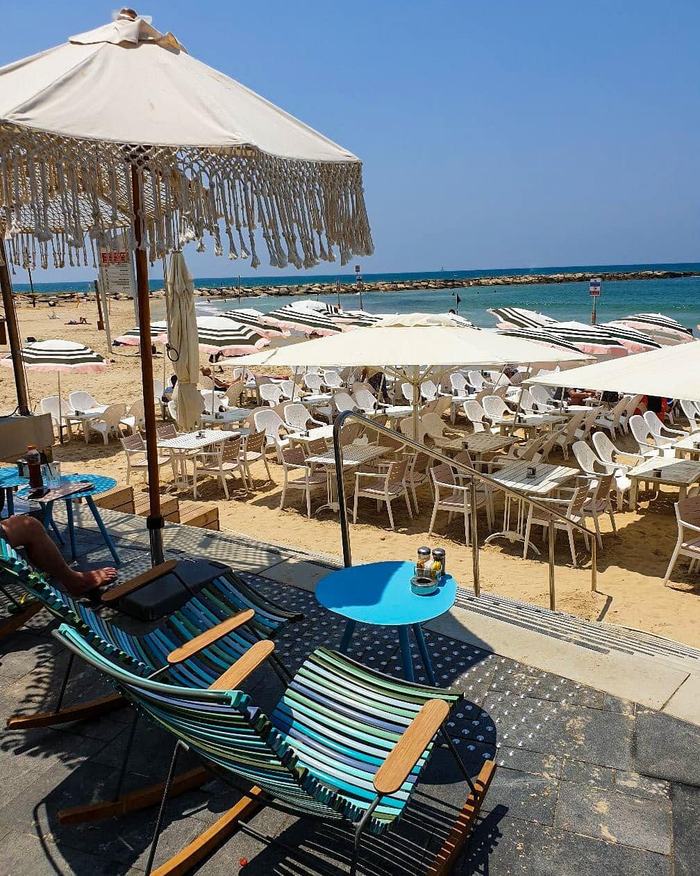 Beach clubs, Tel Aviv style.
🏖🏖🏖
This gorgeous set up is at the end of the boulevard of Tel Aviv.
@beach_club_tlv ~ 
5 reasons to spend the day here!
🌊 Location is FAB! 
  Tel Aviv &amp; Jaffo views you'll love!
🌊 Beautiful food &amp; yummy cock