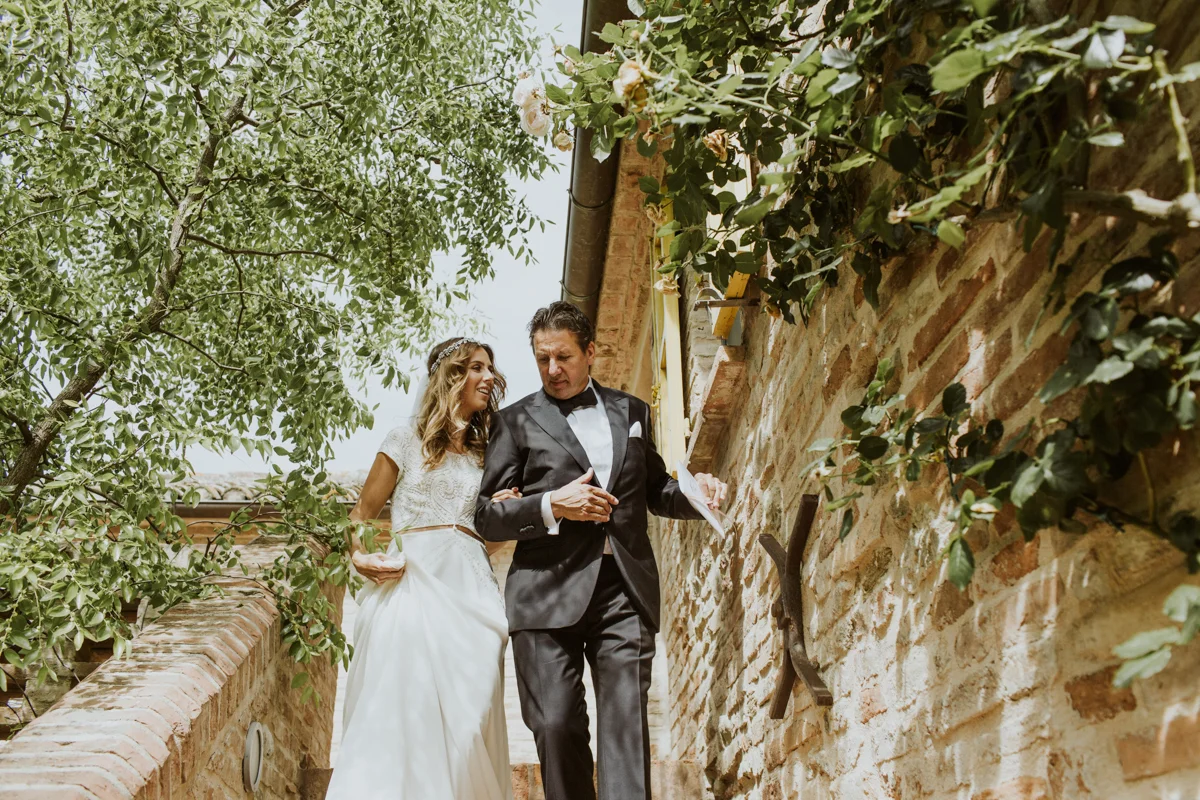 pascalle&frank_wedding_urbino_tenutasantigiacomoefilippo_vanessailliph-7.jpg
