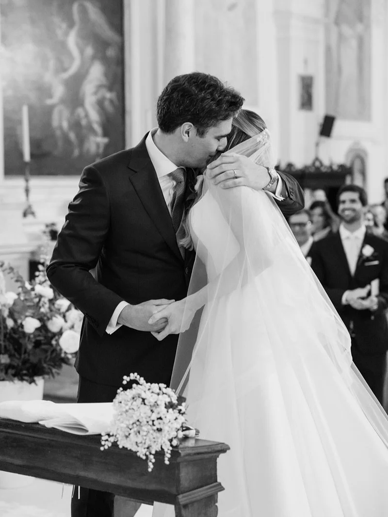 G + D 🤍✨
What began as two lives found its harmony, like a single melody born of devotion.
.
. 
.
@mariellasantoniweddingplanner 
@lacertosadipontignano