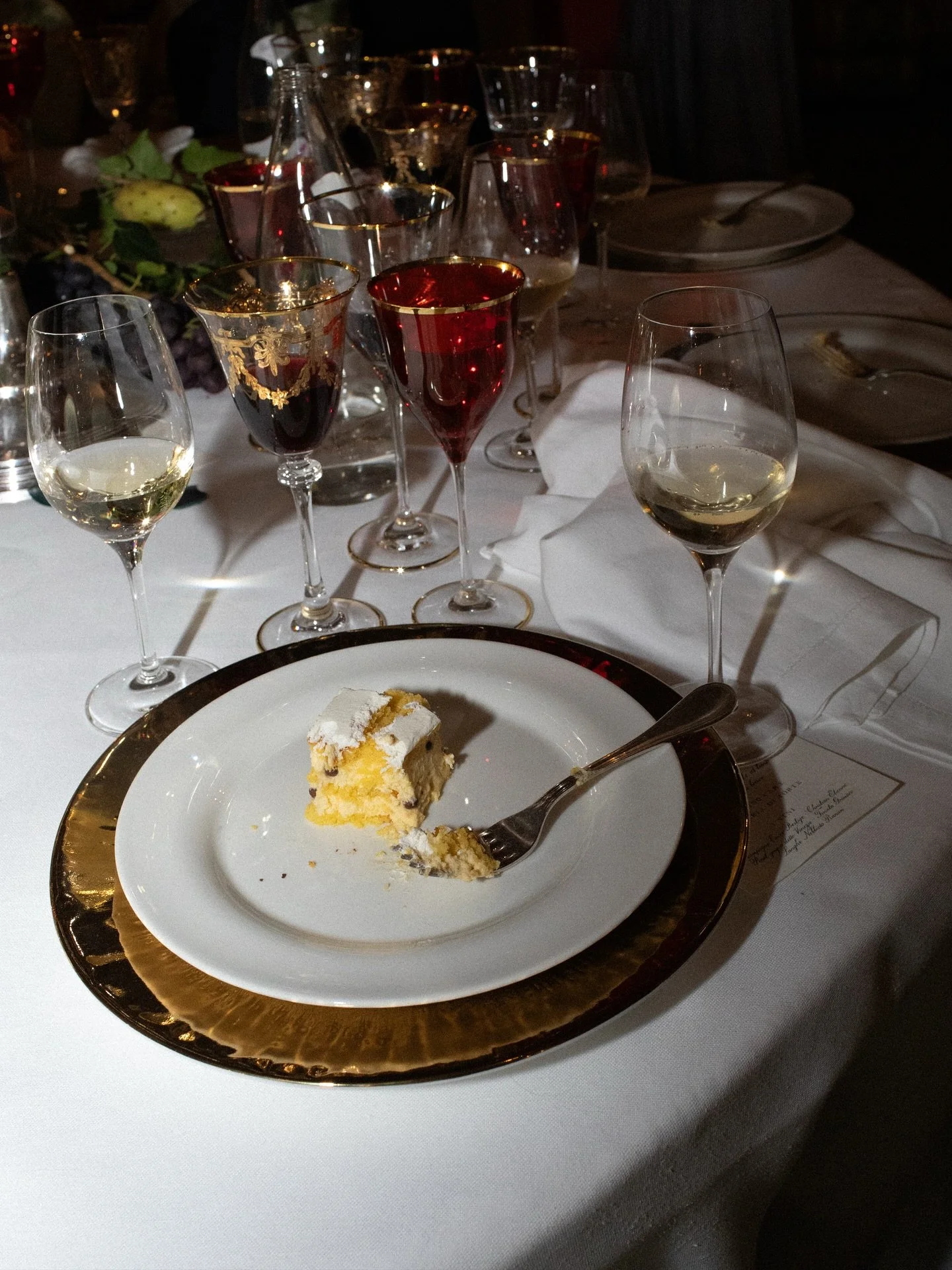 The season of weddings has almost reached its end for this year.
A summer overflowing with moments, faces, and stories to carry with me. I am grateful to the friends and colleagues with whom I&rsquo;ve shared the road, shoulder to shoulder, and to th