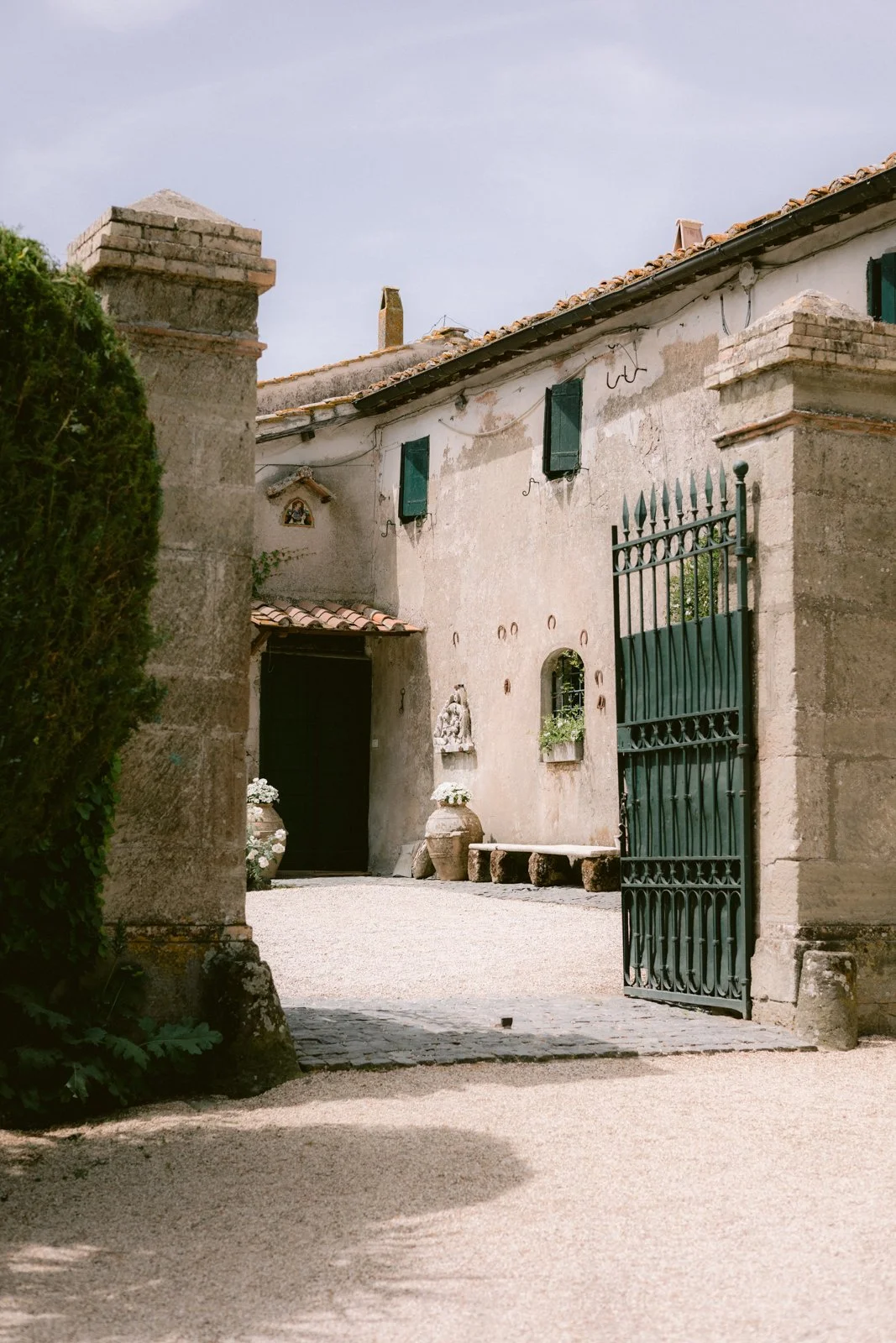 casaldipolline_rome_vanessailli_ceremonyentrance.jpg