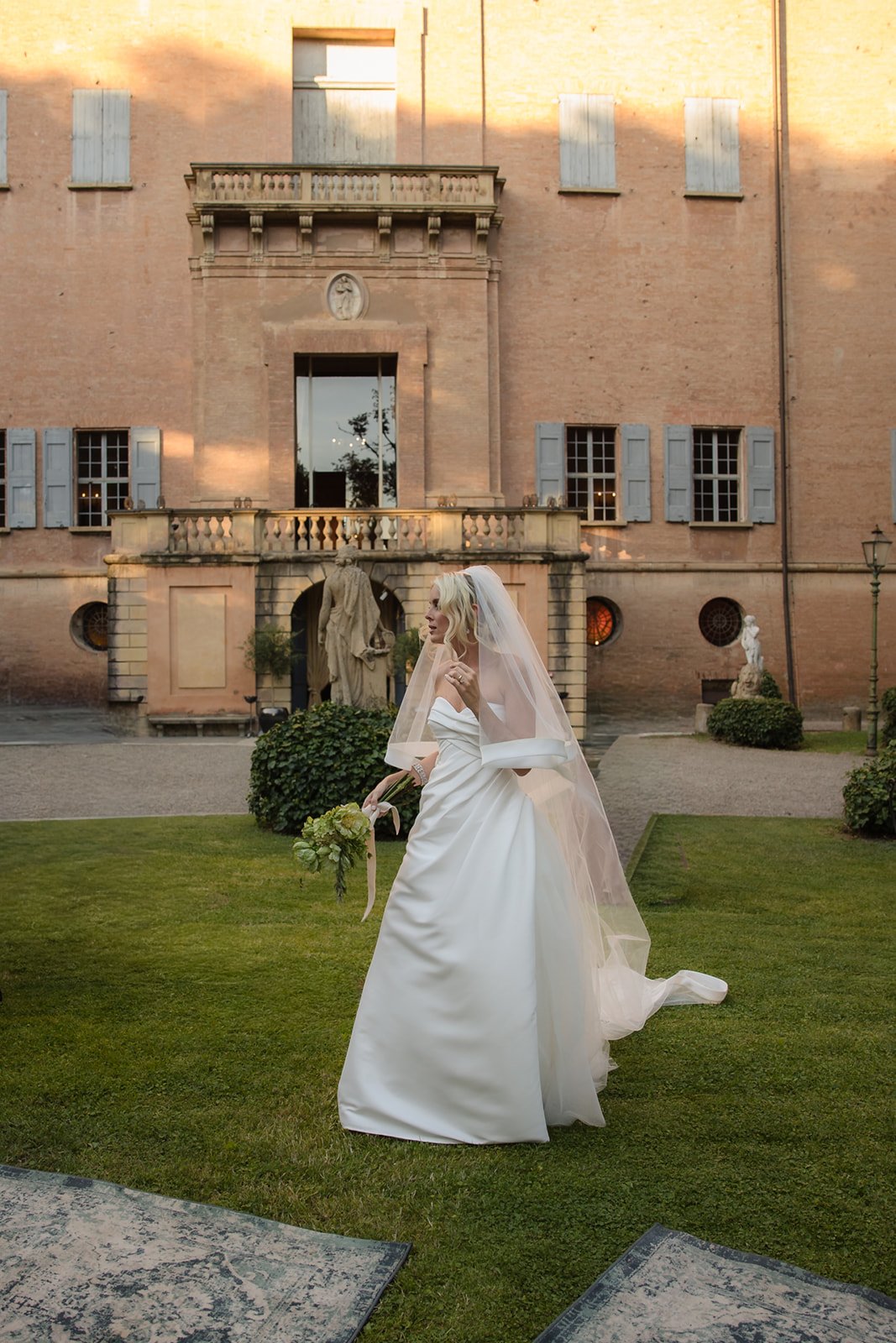 bride_villaalbergati_vanessailli_bologna.jpg