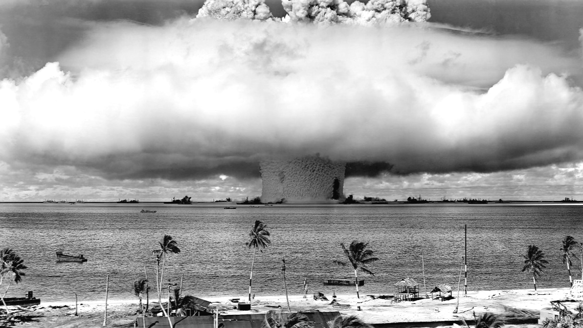 Nuclear+fission+of+the+atom+bomb.jpg