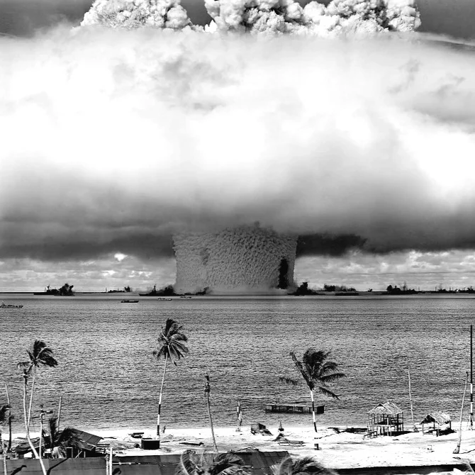 Nuclear+fission+of+the+atom+bomb.jpg