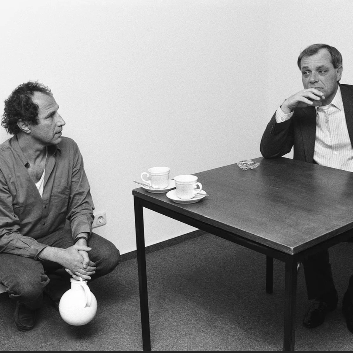 MEN WHO CUT ROSES": PHOTO BOOK ABOUT THE PUBLISHER MICHAEL KRÜGER (ndr)