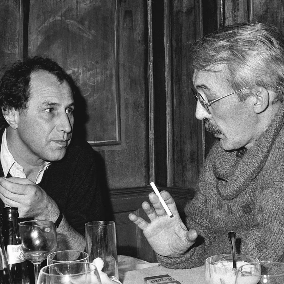 "MEN WHO CUT ROSES": PHOTO BOOK ABOUT THE PUBLISHER MICHAEL KRÜGER (ndr)