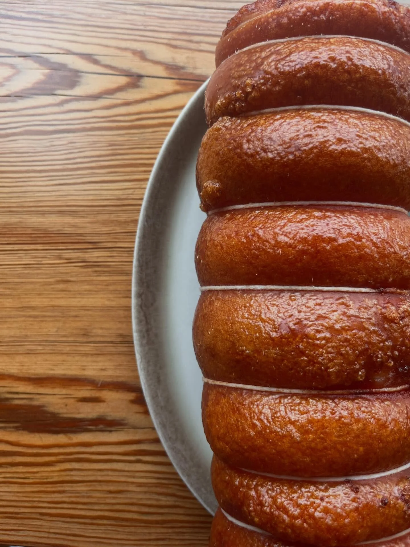 Glasslike porchetta skin. Always available on our catering menu.
#porchetta #sunday
