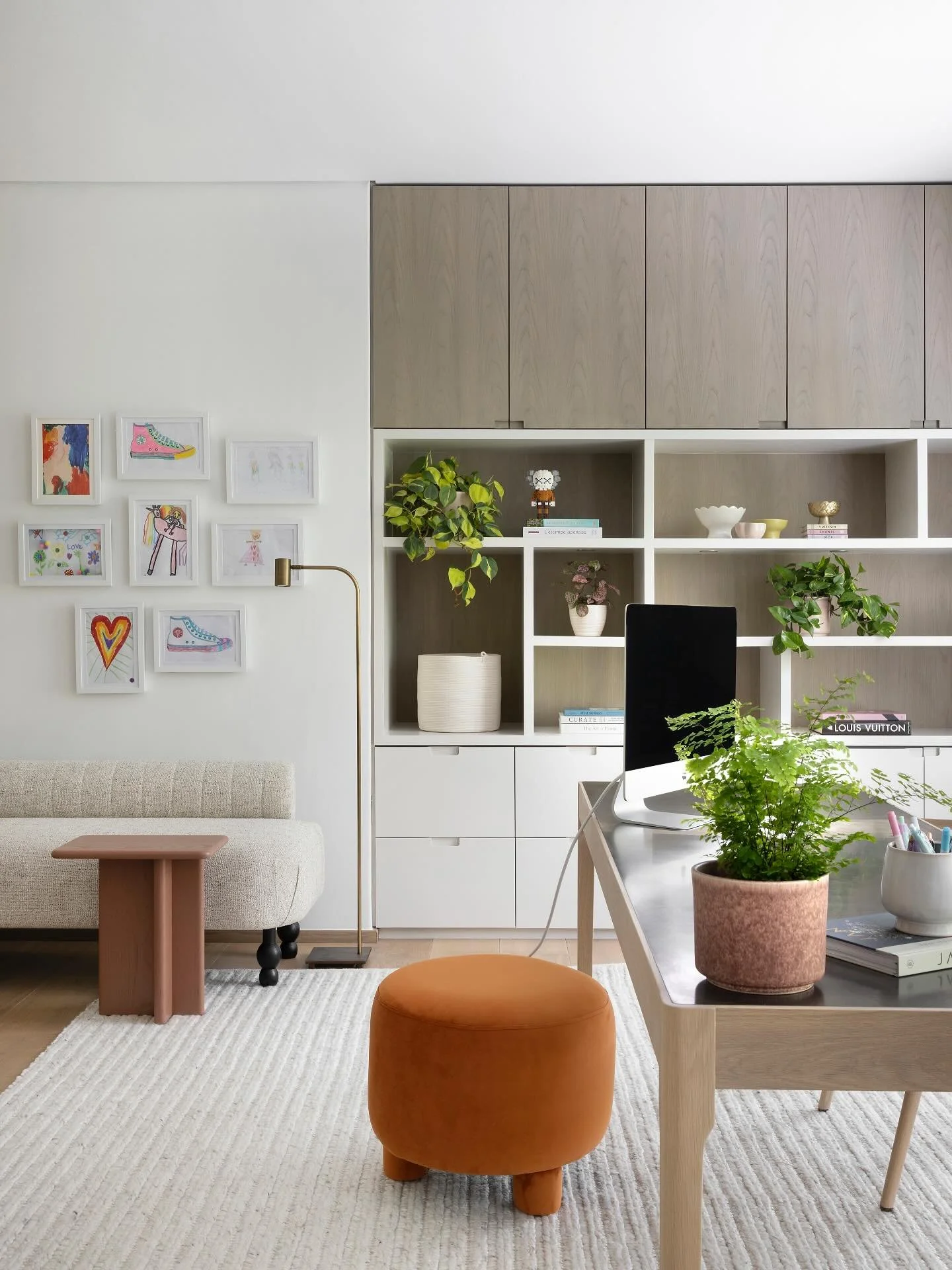 A work from home haven at House S 🤍

Captured by @vignette.sa &amp; @karlrogersphotography 

#interior #design #interiordesign #interiordecor #interiordecorating #styling #interiorstyling #residentialdesign #residentialdecor #homedecor #capetowninte