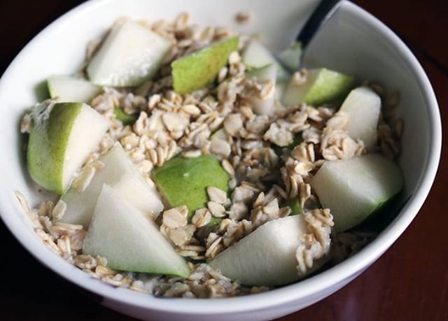 Do you find it difficult to stay on track switching to plant-based? Maybe things keep coming up or you keep promising yourself you'll do it tomorrow?
I had a lot of hesitations switching to a plant-based diet and honestly, I'd never thought I'd stick to it. In the beginning, switching put all of my meals seemed like a daunting process that wasn't going to be feasible for a weightlifter.
Well, after 2 years of eating plant-based (and loving it), I can safely say my initial assumption was dead wrong.
One of the biggest keys to my success in switching to a vegan diet is a system to hold myself accountable. By making sure I had food meal prepped and ready to go, it made switching to a plant-based diet a lot easier.
Designed from the habits that have made me absolutely fall in love with my diet, Ive created a scalable 100% vegan meal plan designed to help you transition to a plant-based diet and make it into a lifestyle.
Ready to fall in love with your plant la-based diet? Sign up here: https://www.livegrowgreen.com/meal-plans