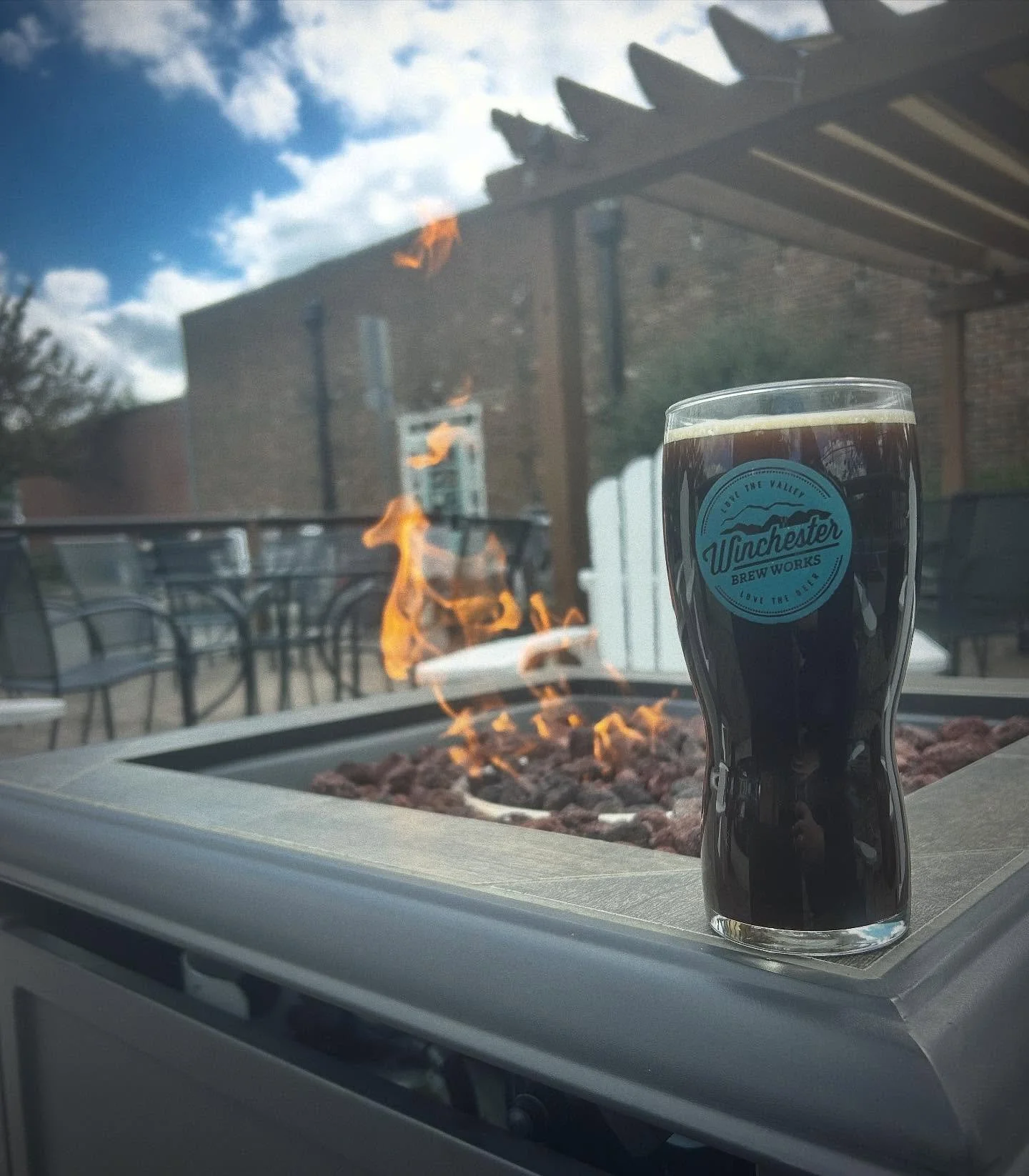 Nothing says beanie and hoodie weather like sipping on a dark beer at a patio fire pit 🔥 

Raven Rocks Porter and Bear Tracks Peanut Butter Porter are BOTH on tap today! It&rsquo;s a dark beer lovers dream ☺️☺️

Open 2-10pm today!