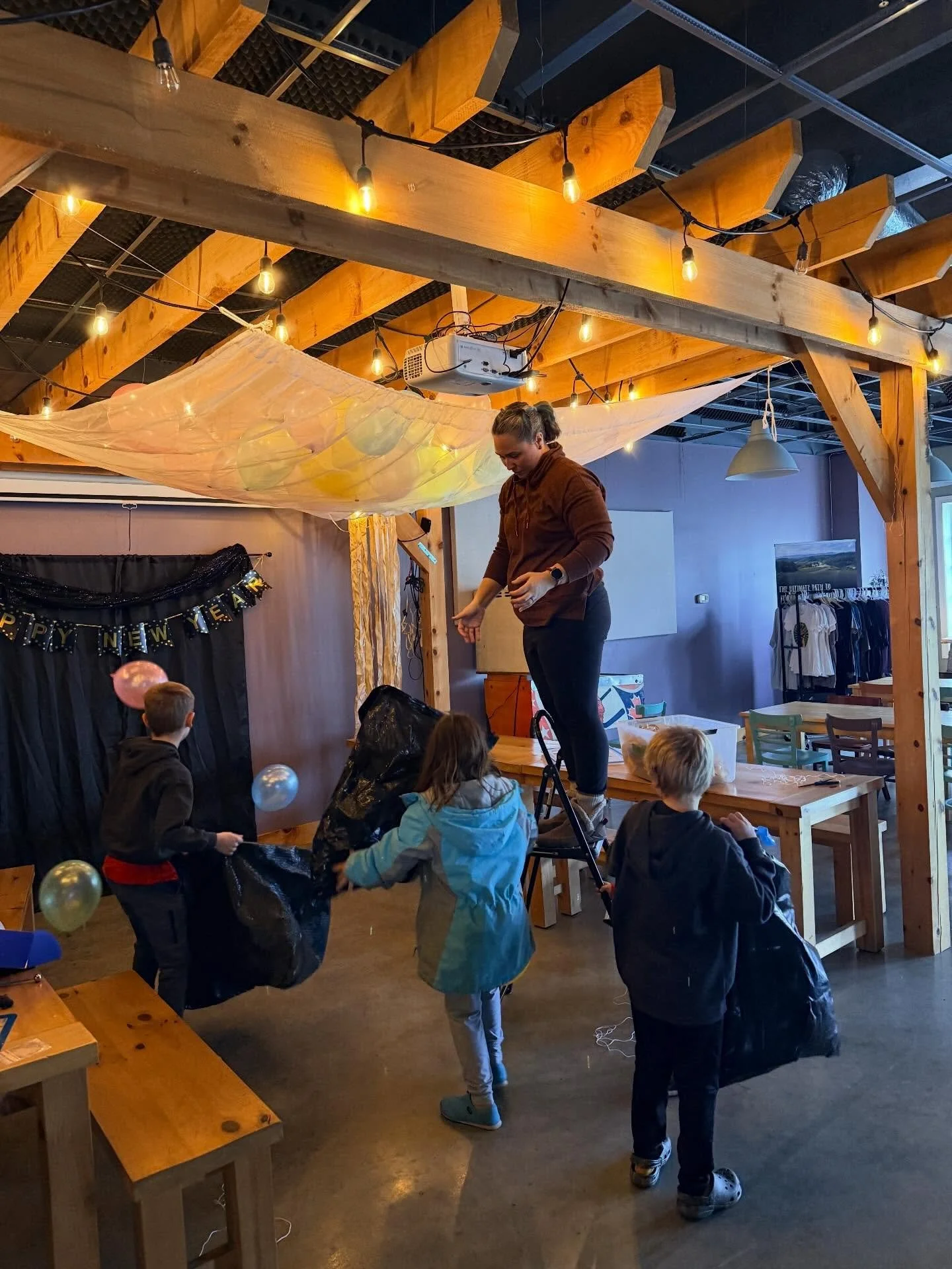 Getting ready to make some memories! Opening today at 2 with balloon drop and sparkling cider toast at 4! #lovethevalleylovethebeer