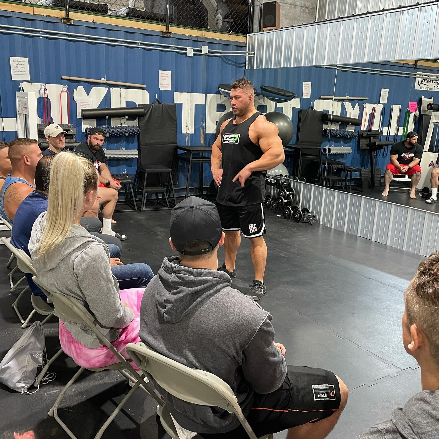 Had an amazing time at our posing seminar this morning with @strandstrong. The athletes learned what to expect on stage and ways to improve their form with a few tricks of the trade. Thank you Robin for taking time out of your schedule to visit us @f
