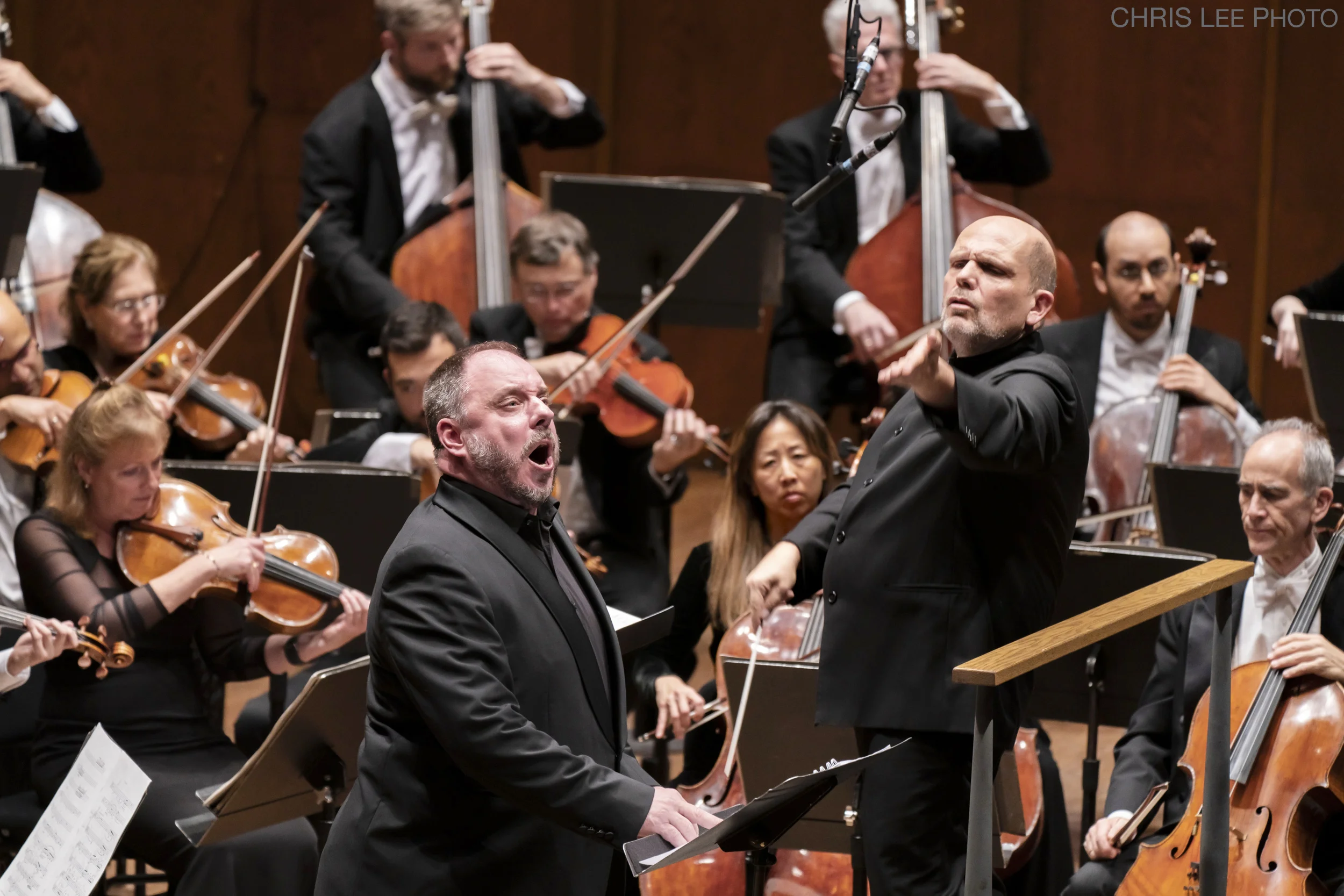 Matthias Goerne, baritone, Jaap van Zweden, conductor, and musicians of the New York Philharmonic. Photo (and top photo): Chris Lee