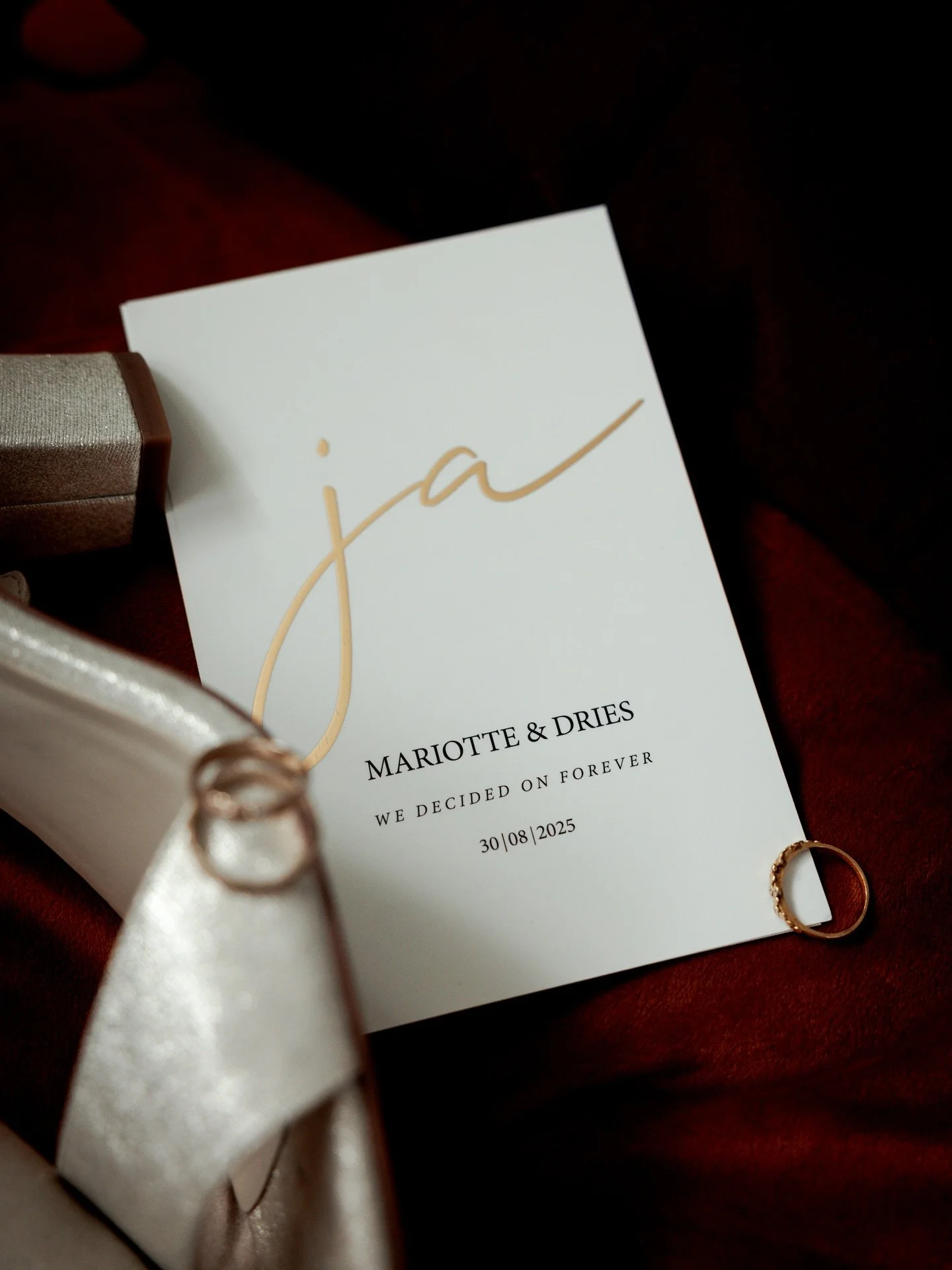 Ja! 

Details 😍 Jaaaaaaaa!

#canon #canonphotographer #cnphotography #fearlessphotographerscom #detailsofawedding #weddinginvitationcard #yes #weddingrings #trouwringen #huwelijksfotograafbelgi&euml;