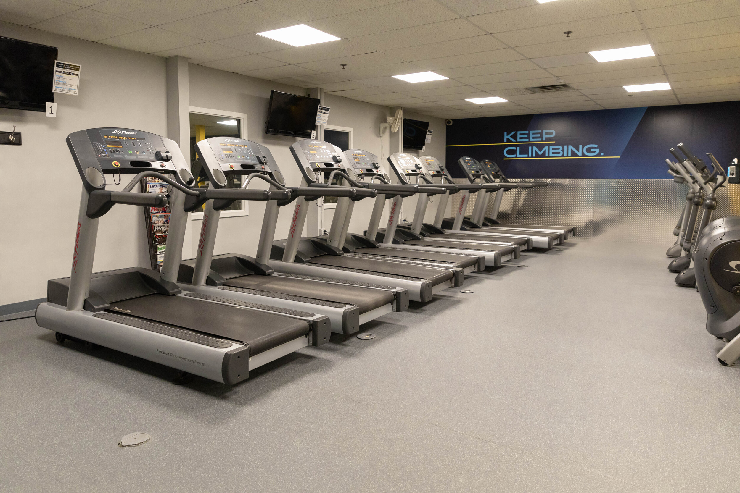 Fitness Center Cardio-7.jpg