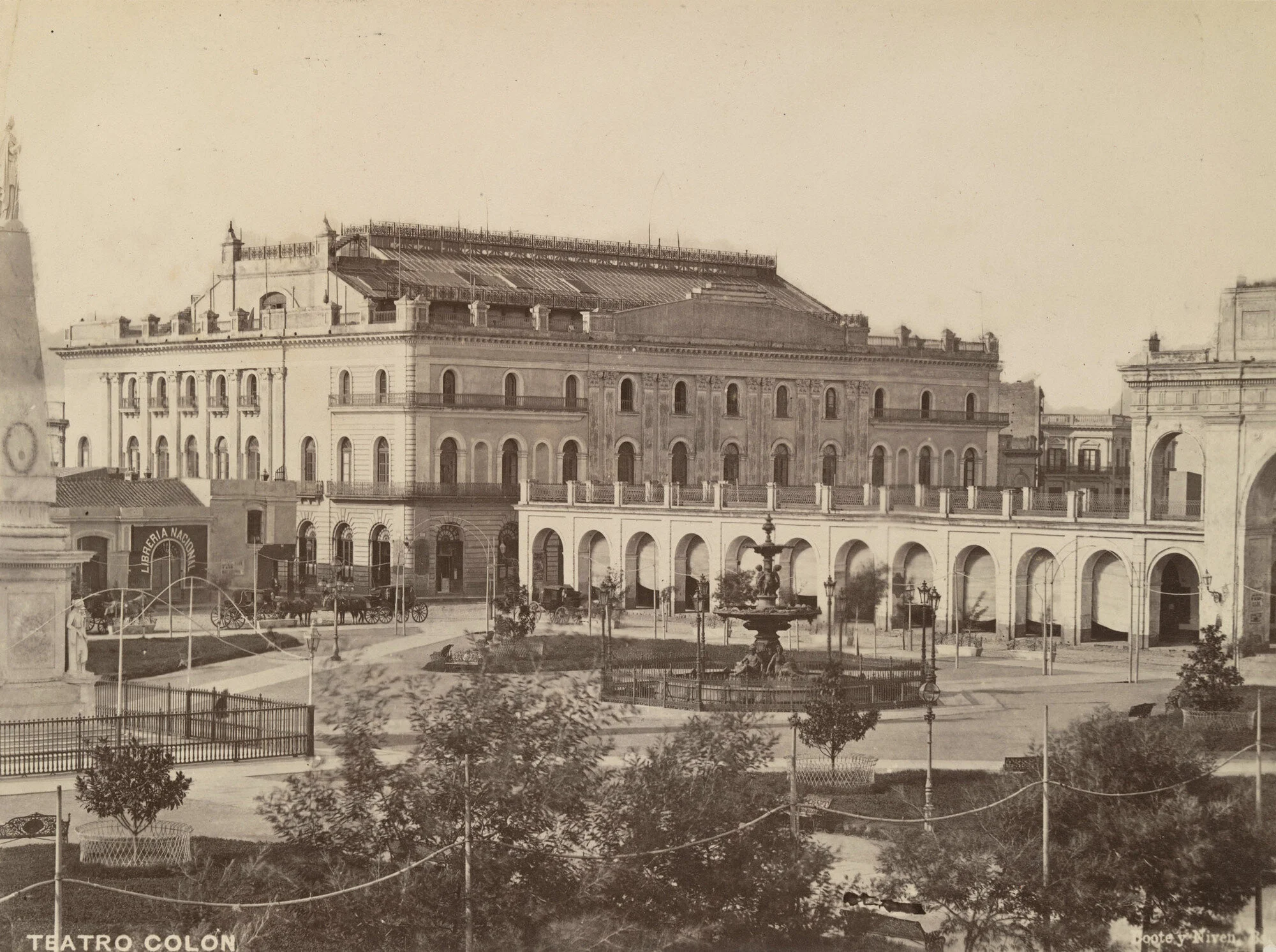 Teatro Colon.jpg