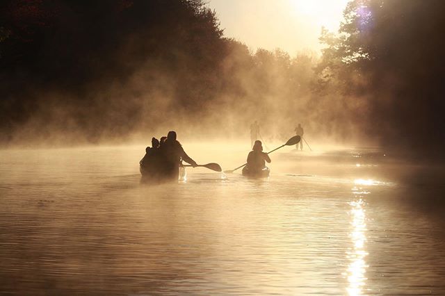 Check out the amazing kayaking rivers near most of our parks! Start exploring today 🛶