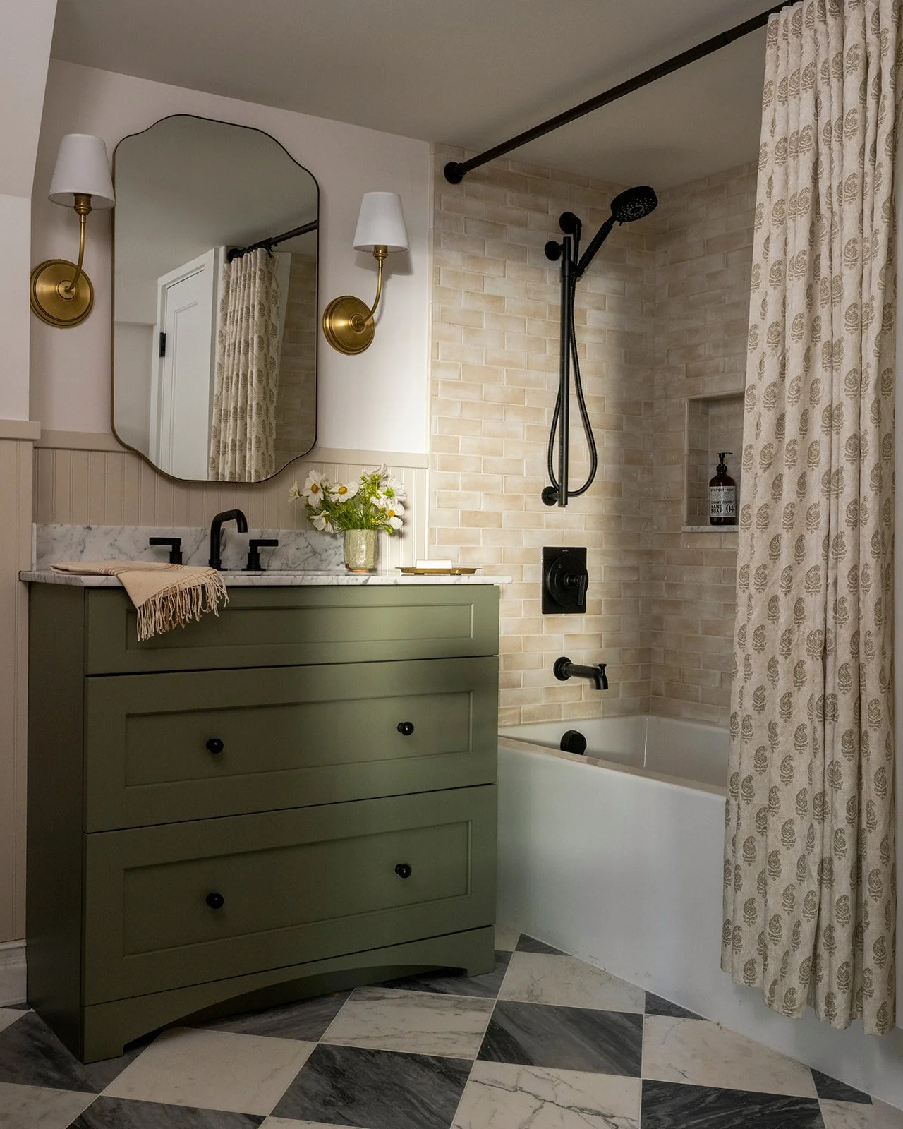 AMInteriorGreenlake_KaraMercer1010-1.jpg