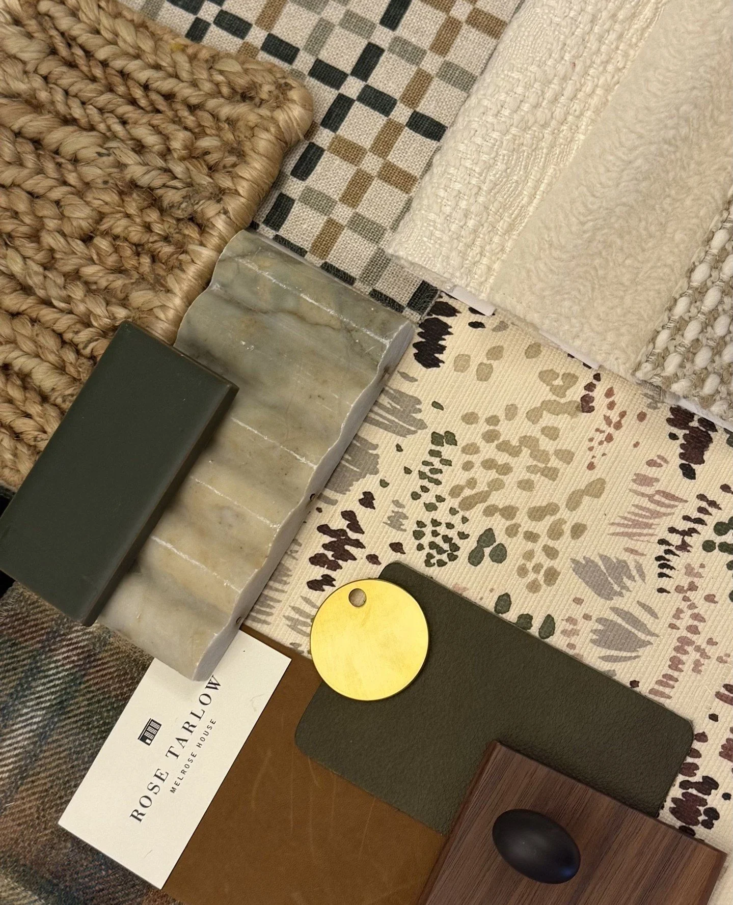 Happy St. Patricks Day! 🍀⁠
⁠
Ireland is one of my favorite countries to visit. The people are welcoming, the landscape is breathtaking and the architecture is rich with history and filled with such charming details.⁠
⁠
Enjoy this flat lay showcasing