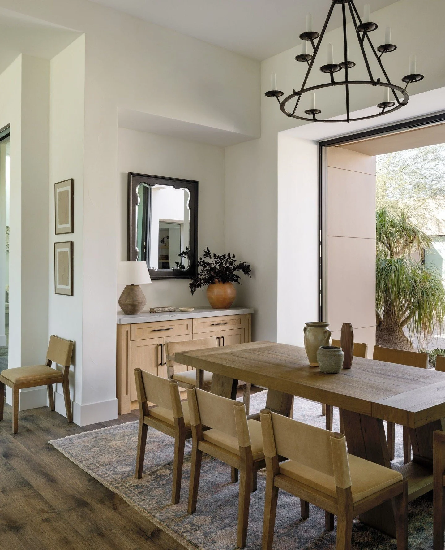With the arrival of spring and warmer weather, the window wall system in the dining room at our Casa Bajada project can open completely, creating a seamless indoor/outdoor dining experience.⁠
⁠
Sunlight, fresh air, and the surrounding landscape becom