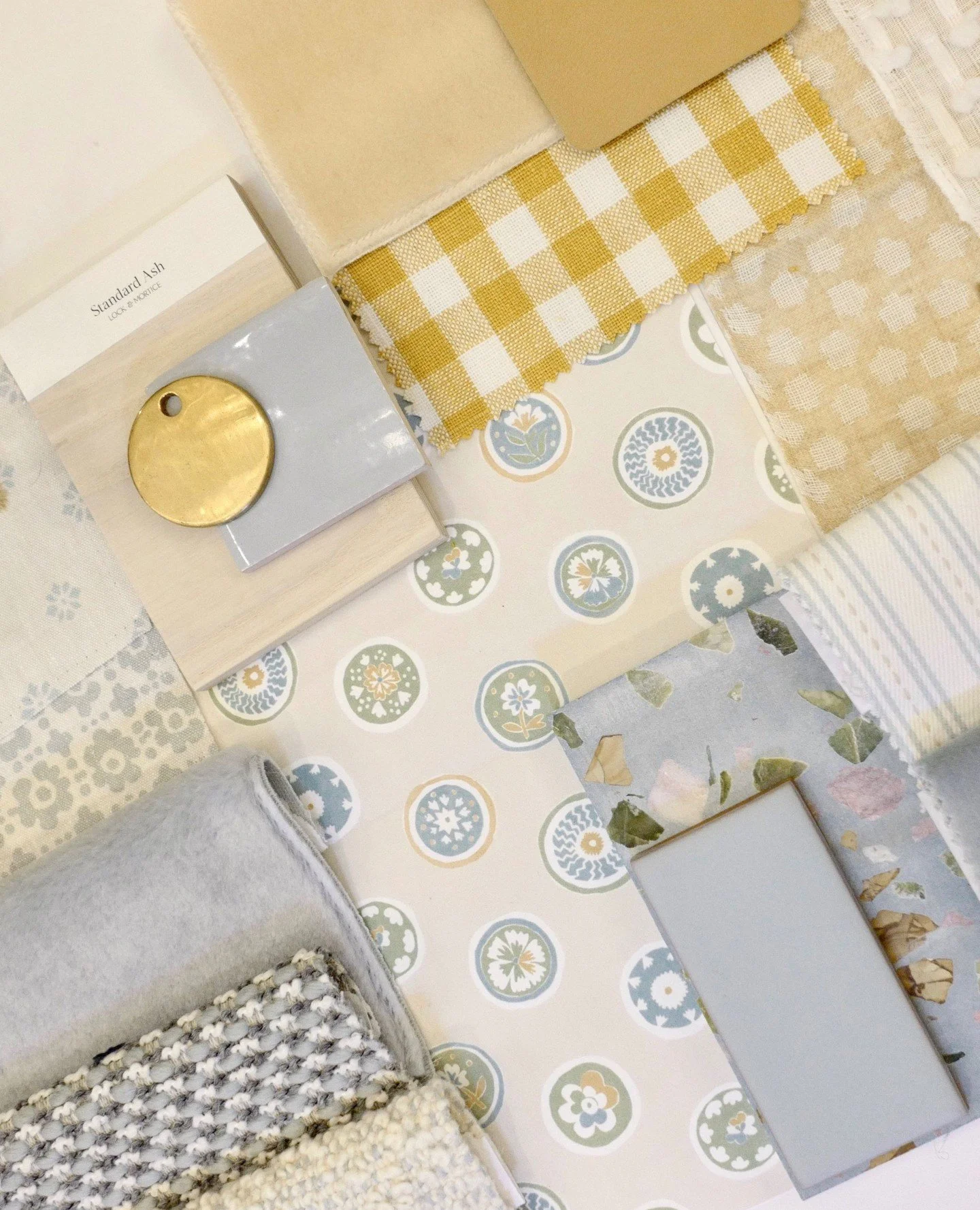 Hoppy Easter! 🐣⁠⁠
⁠
A spring-inspired flat lay featuring a few of our favorite materials that reflect the season.⁠
.⁠
.⁠
⁠.⁠
#easterdecor #seattleinteriordesign #seattleinteriordesigner #interiordesign #interiordesigner #mydomaine #apartmenttherapy 