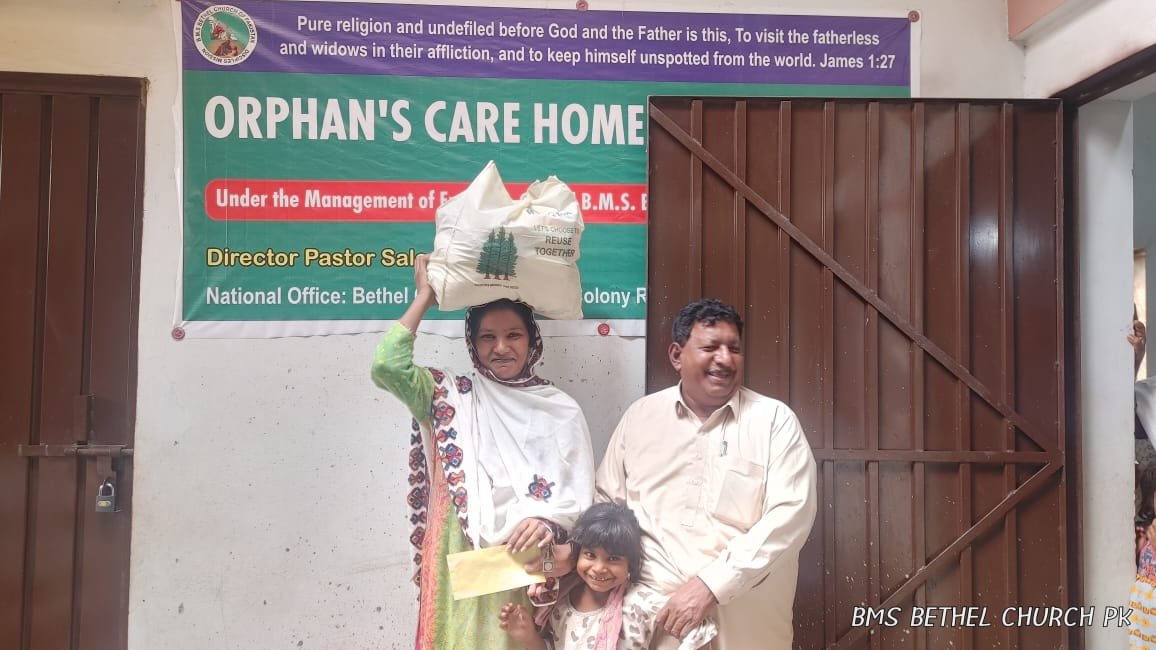 Guardian Maria is receiving food bag &amp; support for orphan girl Naina