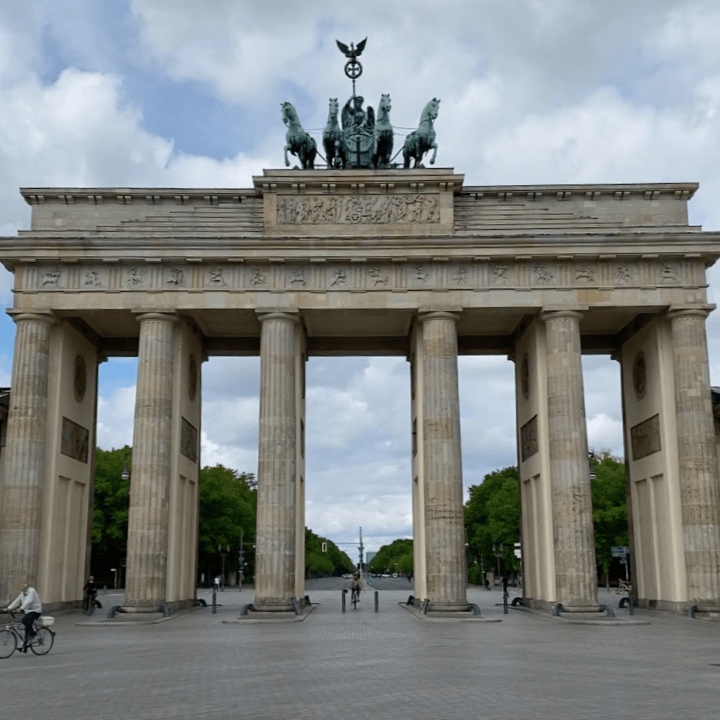 The Brandenburg Gate and its quadriga in Berlin, the starting point of the private WWII and Cold War tour.