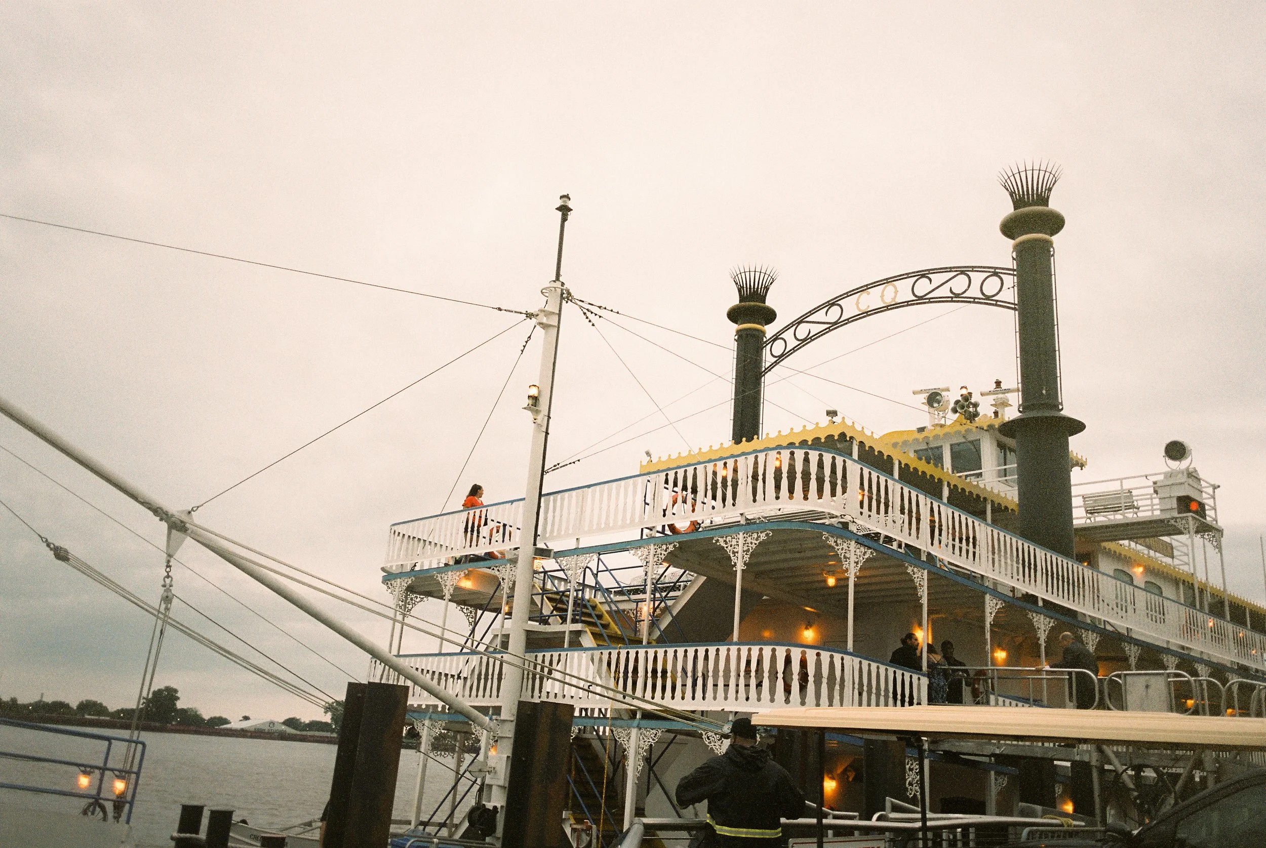 The Creole Queen docked at the Mississippi River, ready for a wedding weekend full of celebration and connection.