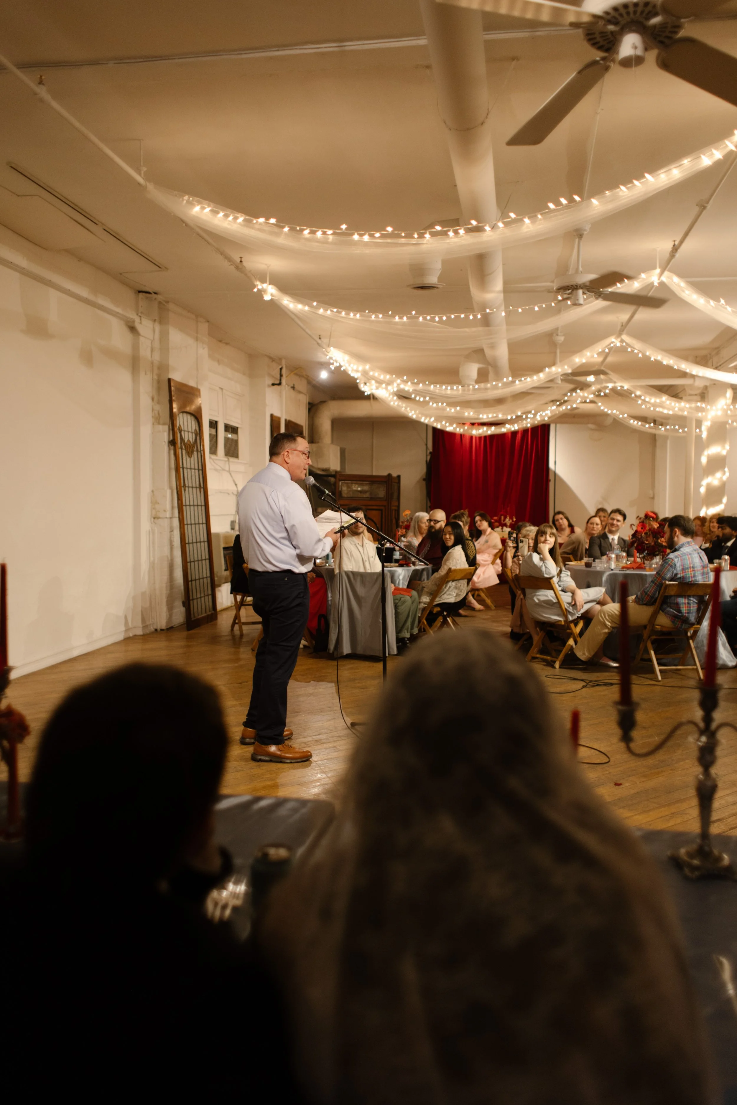 Father of bride gives emotional speech before karaoke is to begin