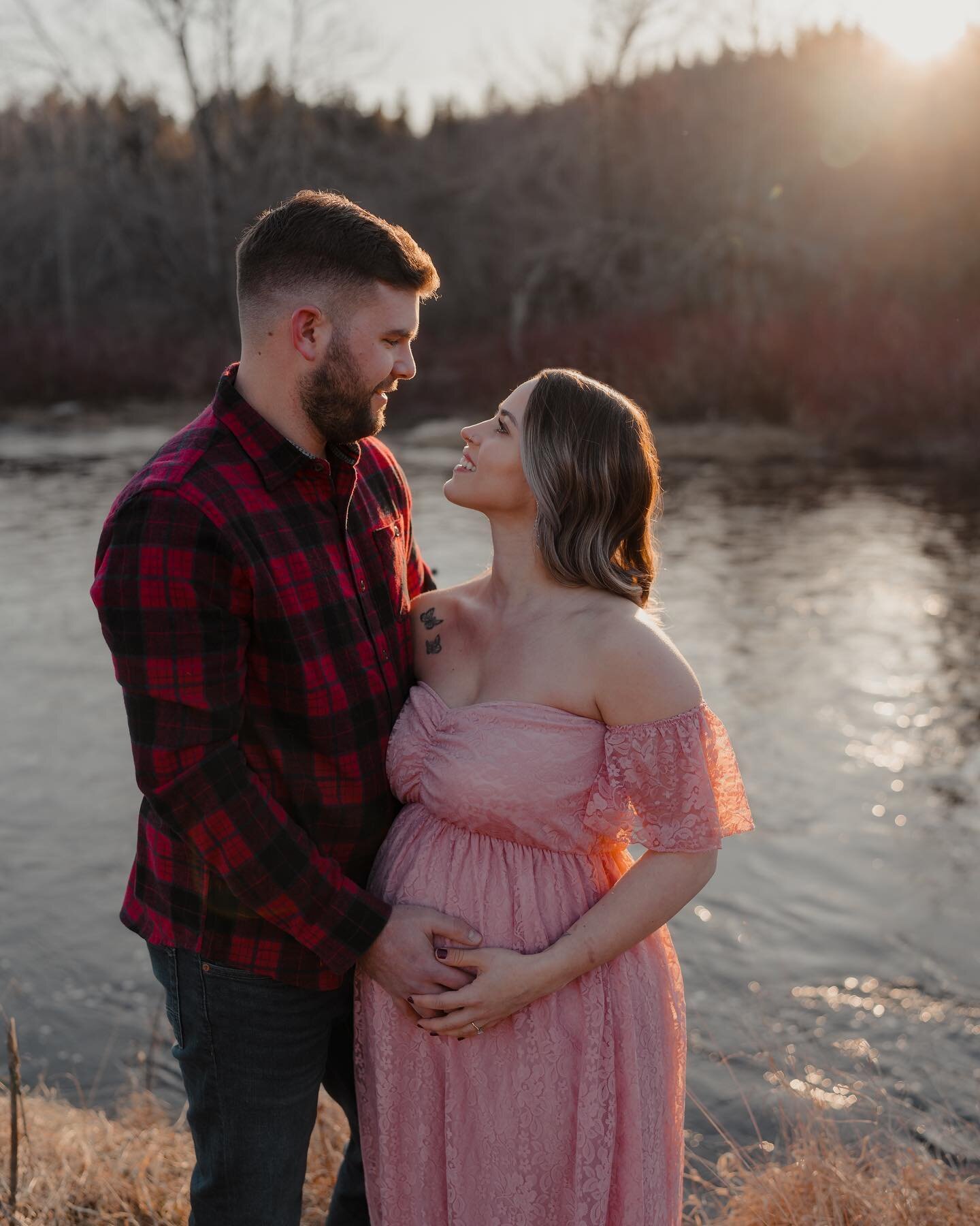 Beautiful session with @victoriamarks_  and  @johnharvey93 so excited to meet their little one soon!
