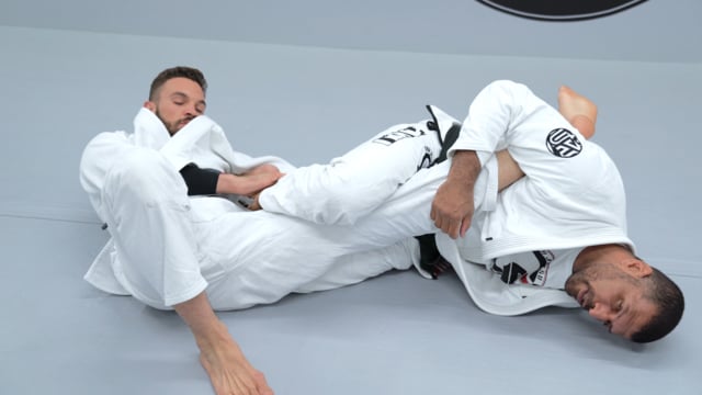 Cross Guard - Kneebar
