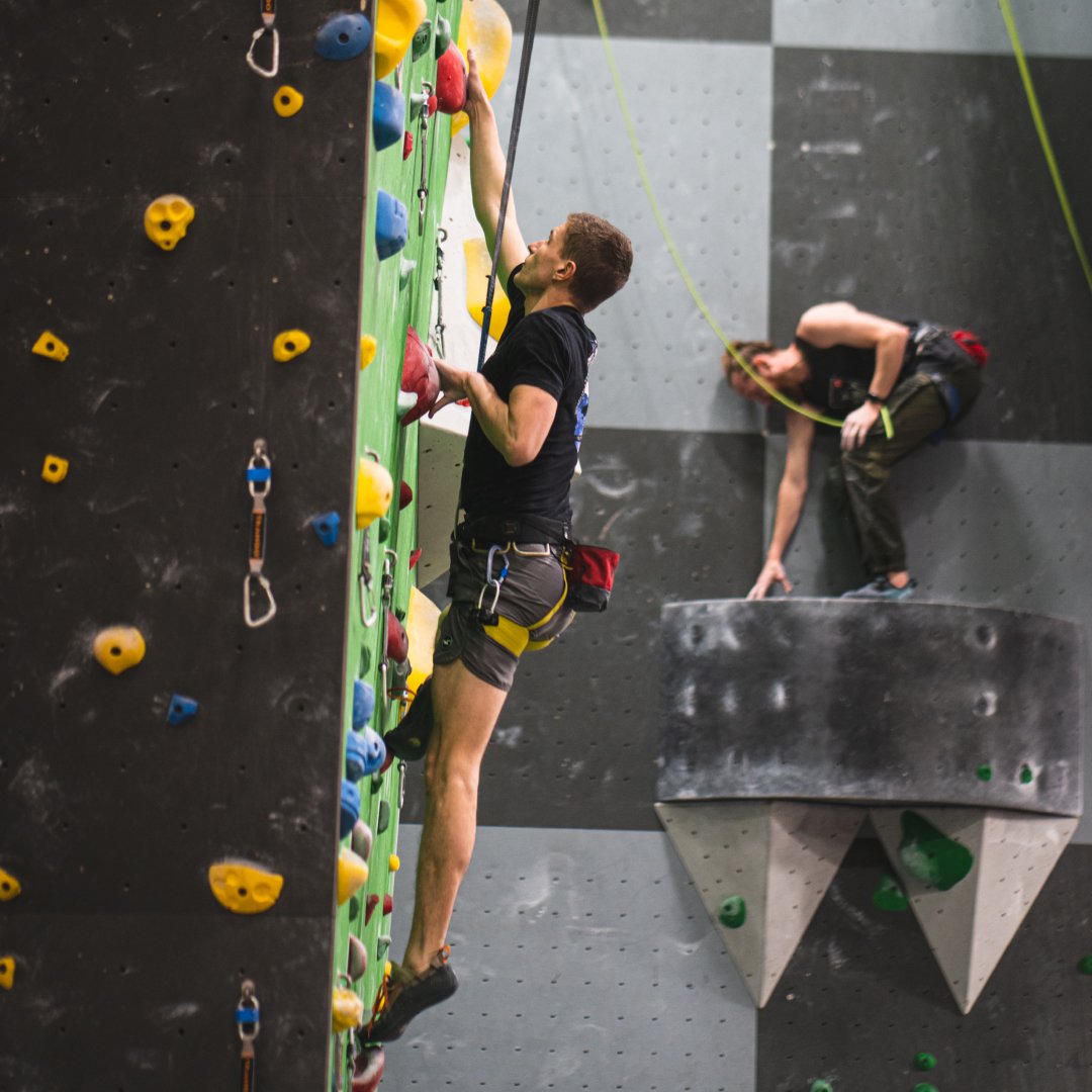 Man-climbing-on-a-TruBlu-Autobelay-at-The-Spot-Louisville.jpg