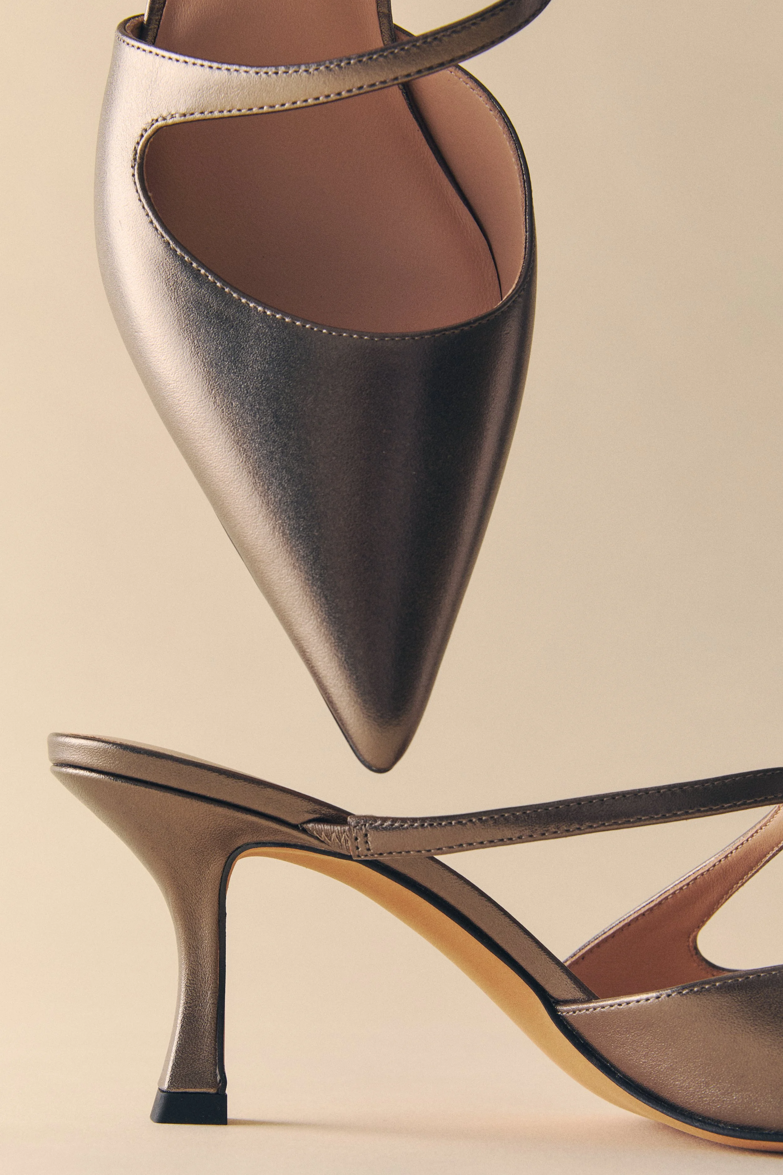 B3_12.18.25_000225_Heels.jpg