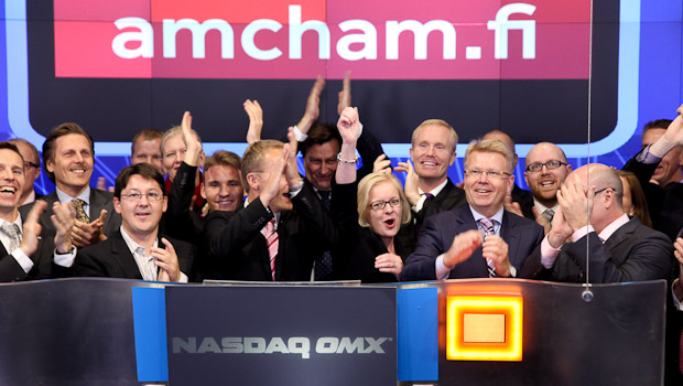  Ringing the legendary Nasdaq closing bell October 2012 with the Minister of Economic affairs 