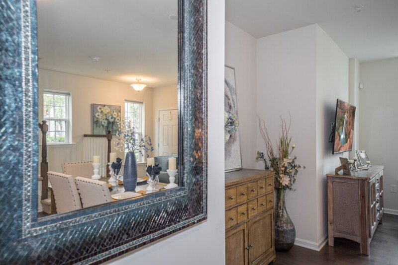 spaces-that-speak-home-staging-woodbridge-nj-statement-mirror-for-wow-factor.jpg