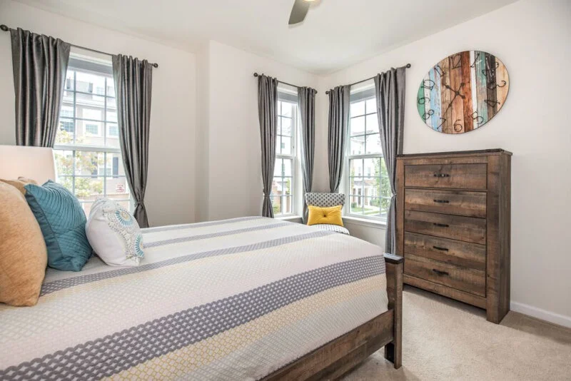spaces-that-speak-home-staging-woodbridge-nj-furniture-clock-light-open-spacious.jpg