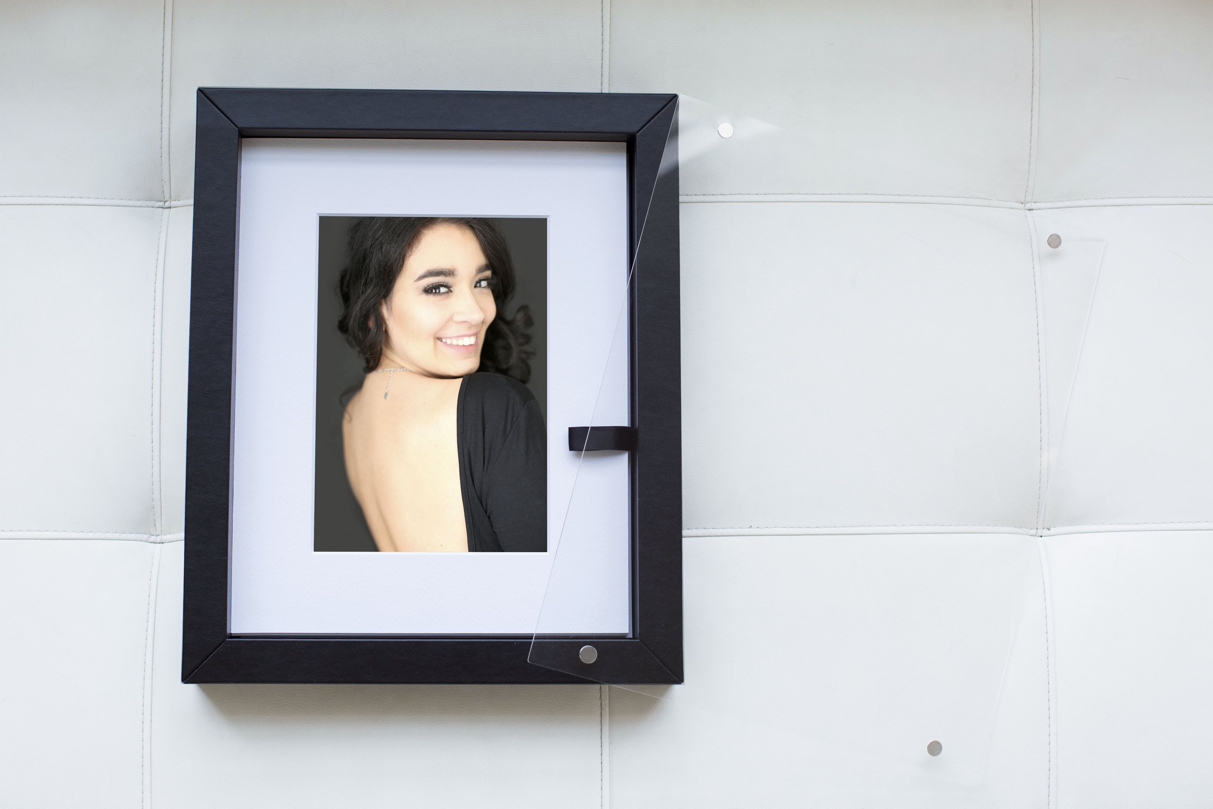 Frame Folio - Black_Taty.jpg