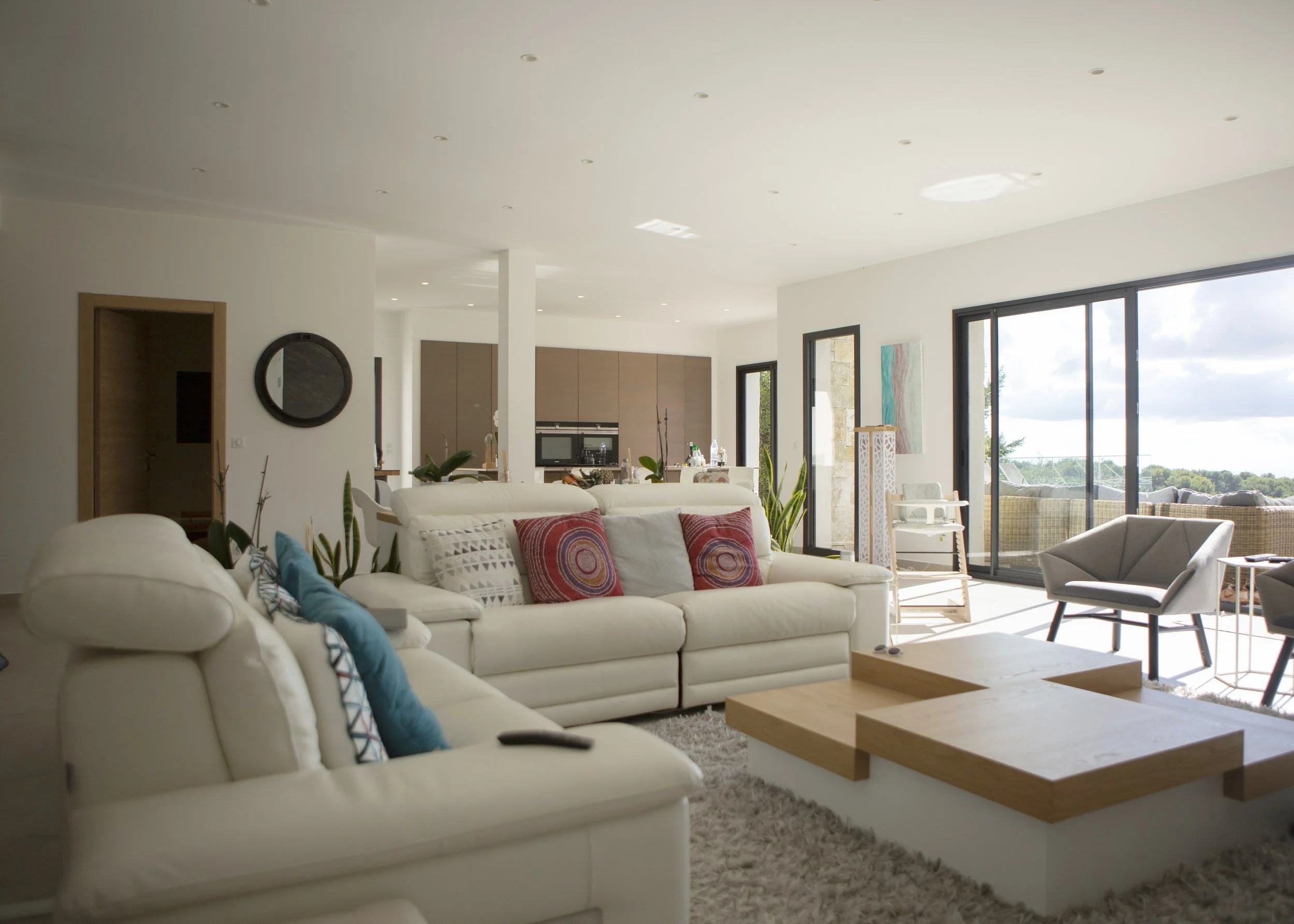 LIVING ROOM copy.jpg
