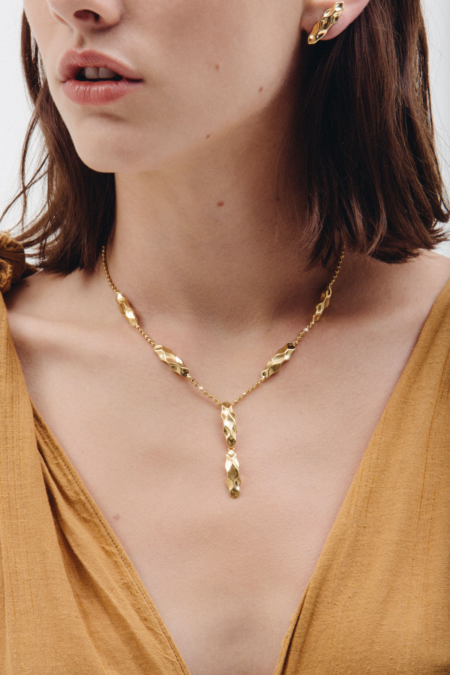 dunes-necklace-gold.jpg