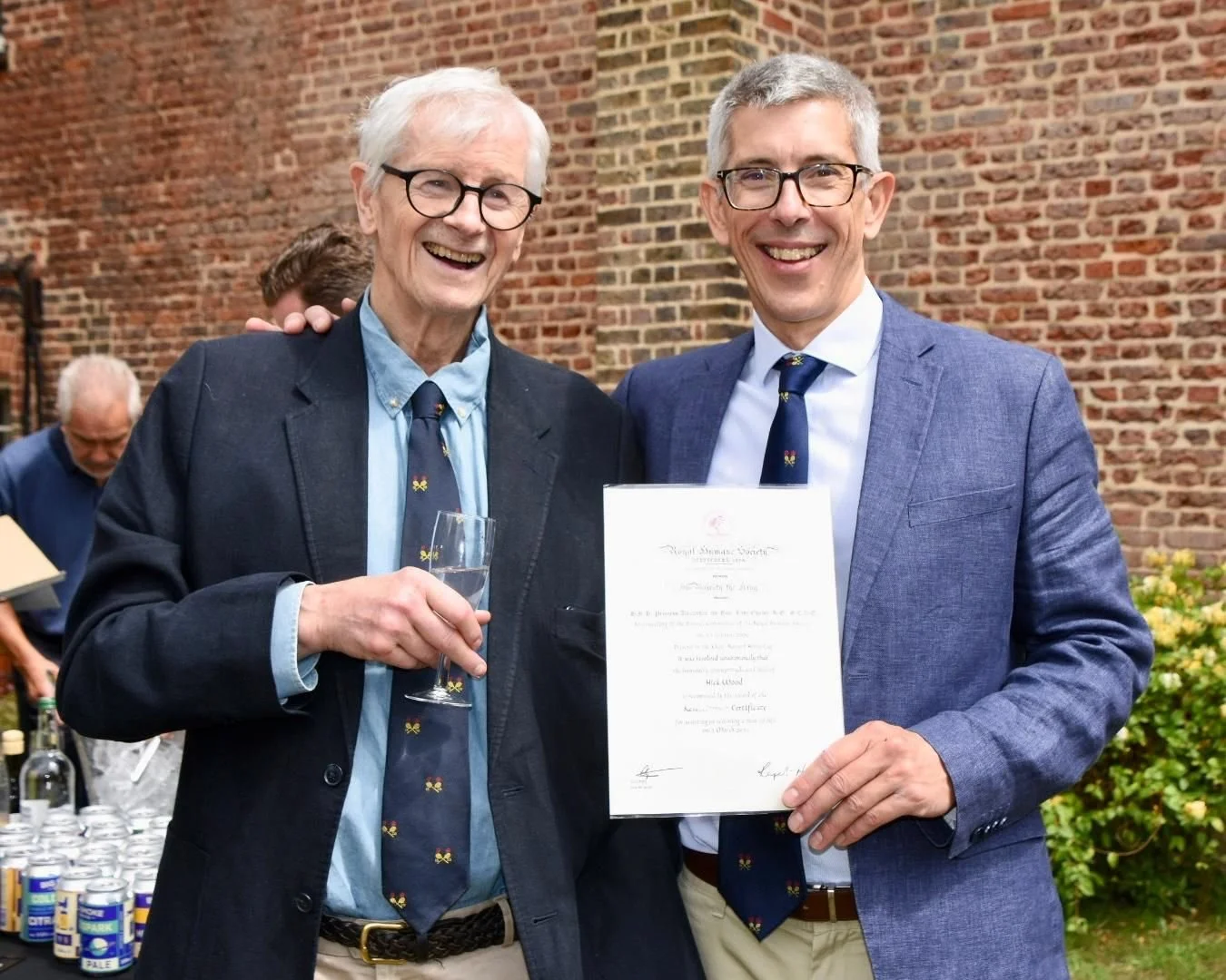Yesterday at the Royal Tennis Court Champions Trophy Finals, Head of Hampton Court Palace Rachel Mackay presented Head Pro Nick Wood with the Royal Humane Society's Resuscitation Award 👏

Earlier this year, Nick&rsquo;s swift, life-saving response h