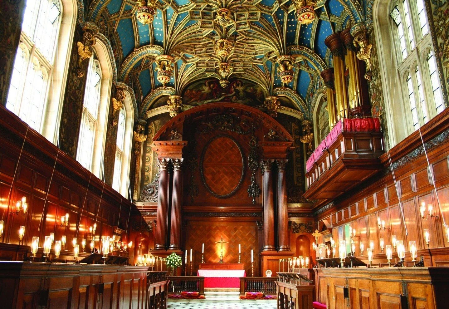 Royal Tennis Court Christmas Carol Service
Get ready to soak up the festive vibes and join the Royal Tennis Court for an evening of festivity. Join us for a private service at The Chapel Royal, Hampton Court Palace, filled with joyful Christmas caro